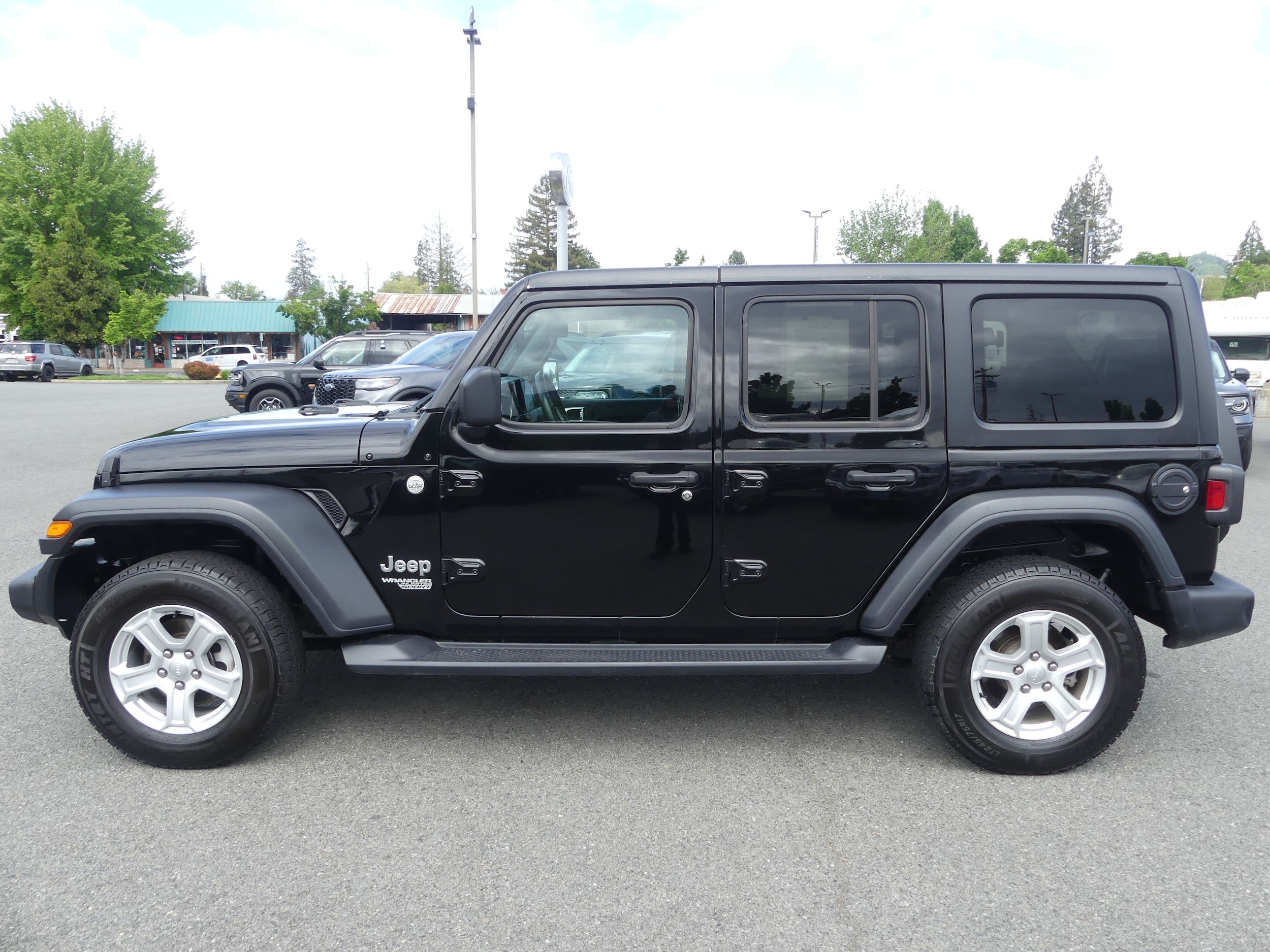 Used 2020 Jeep Wrangler Unlimited Sport S with VIN 1C4HJXDN4LW213520 for sale in Grants Pass, OR