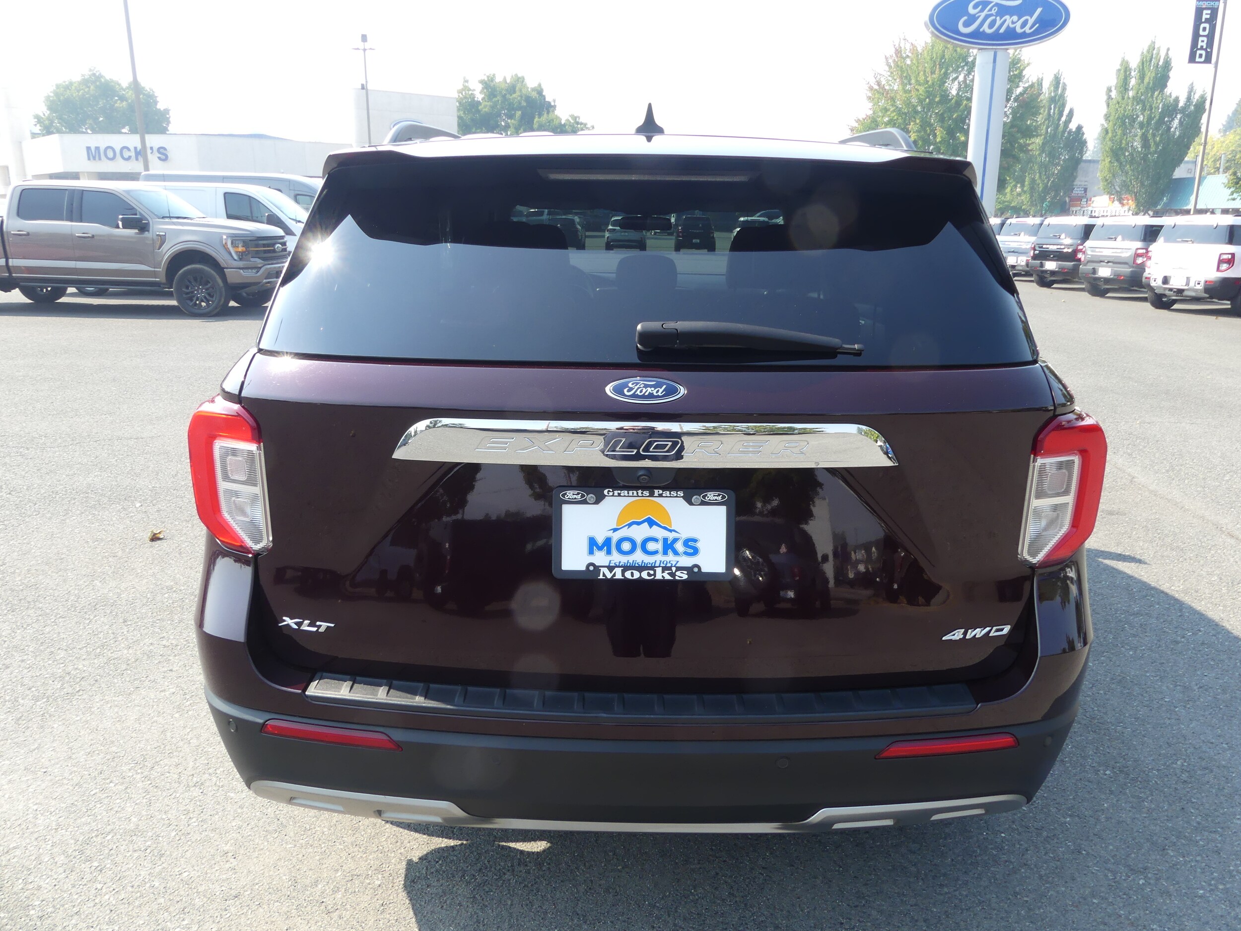 2023 Ford Explorer XLT photo 3