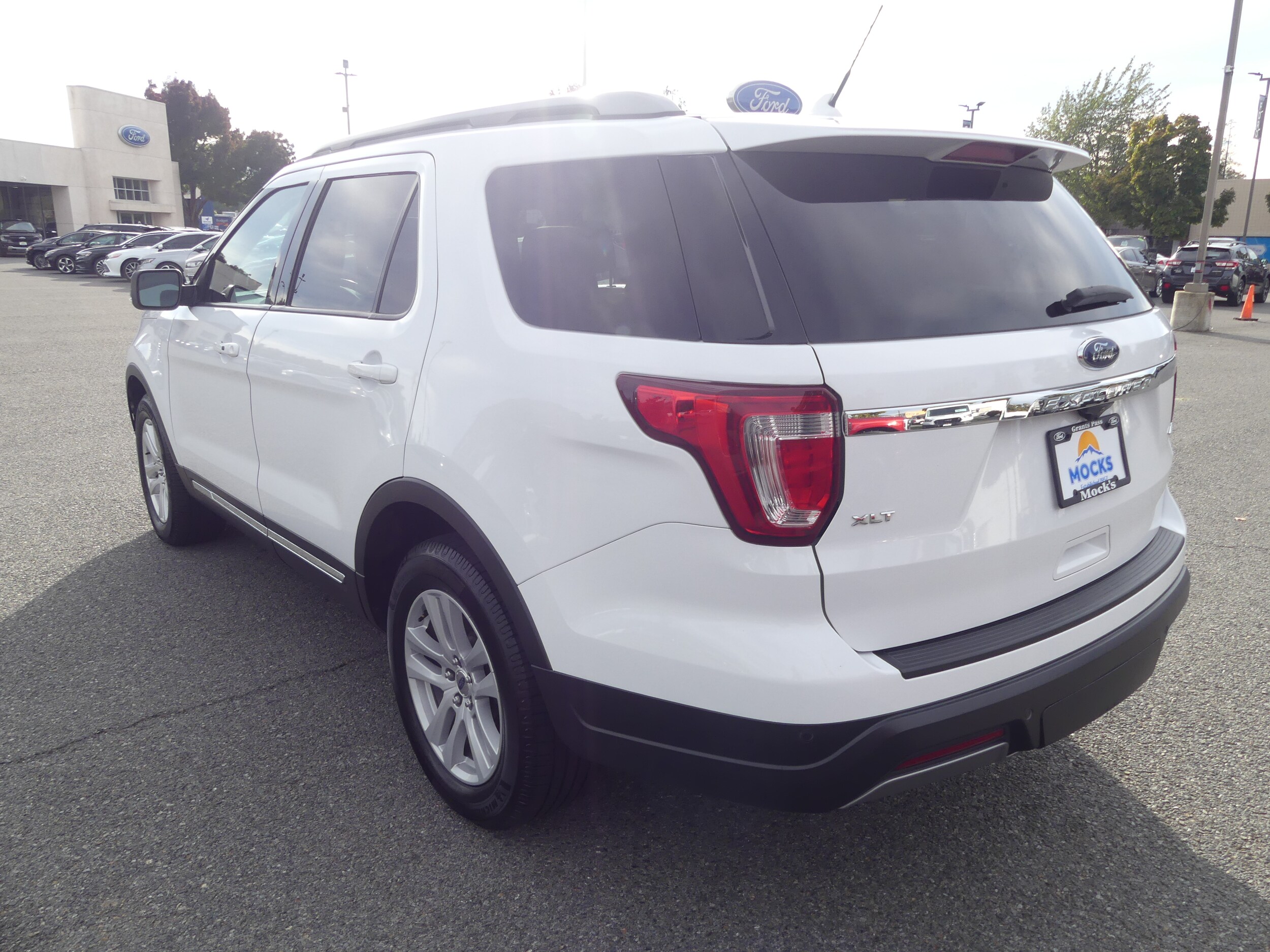 2019 Ford Explorer XLT photo 3