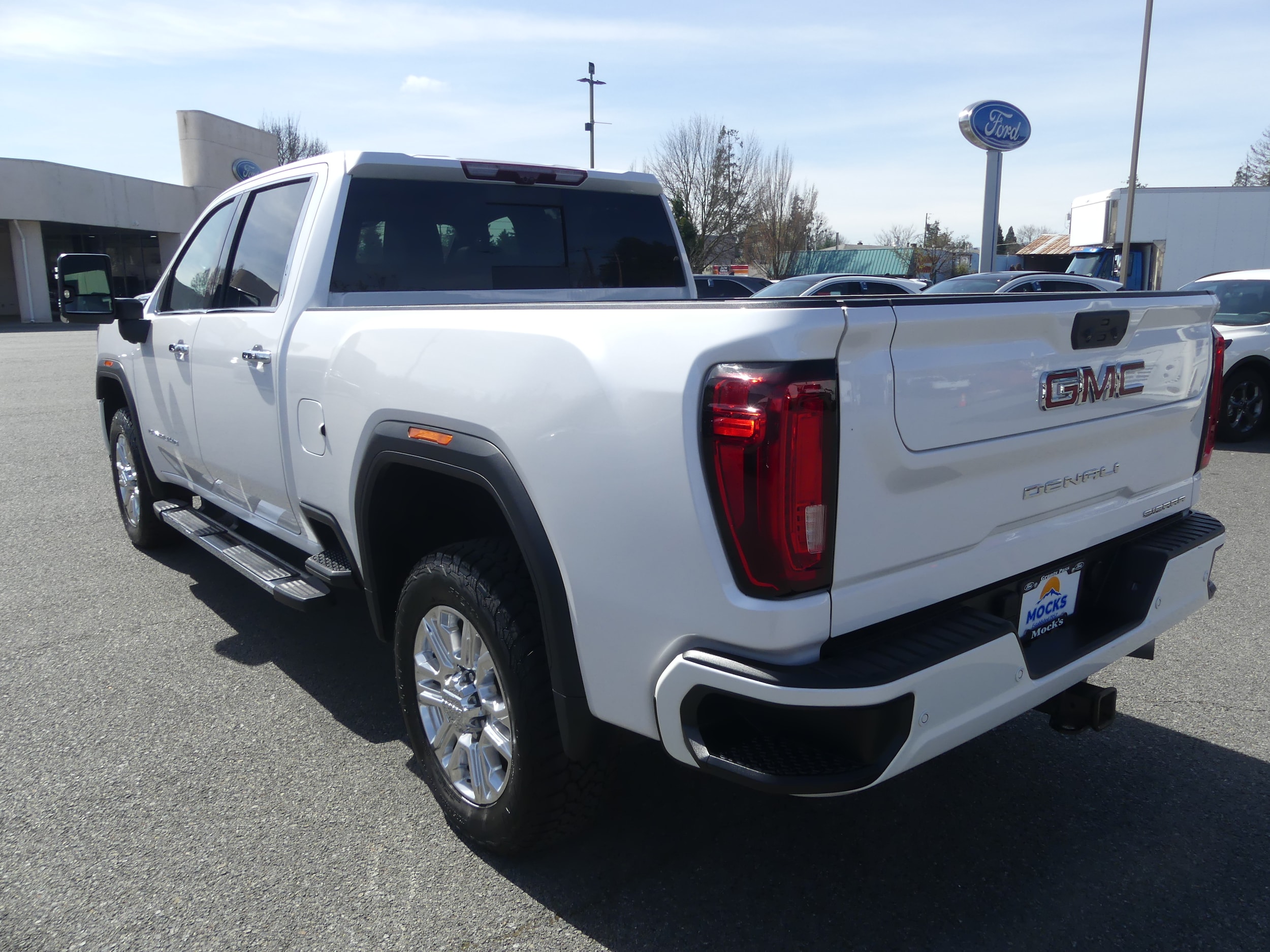 Used 2020 GMC Sierra 2500 Denali HD Denali with VIN 1GT49REY6LF203566 for sale in Grants Pass, OR
