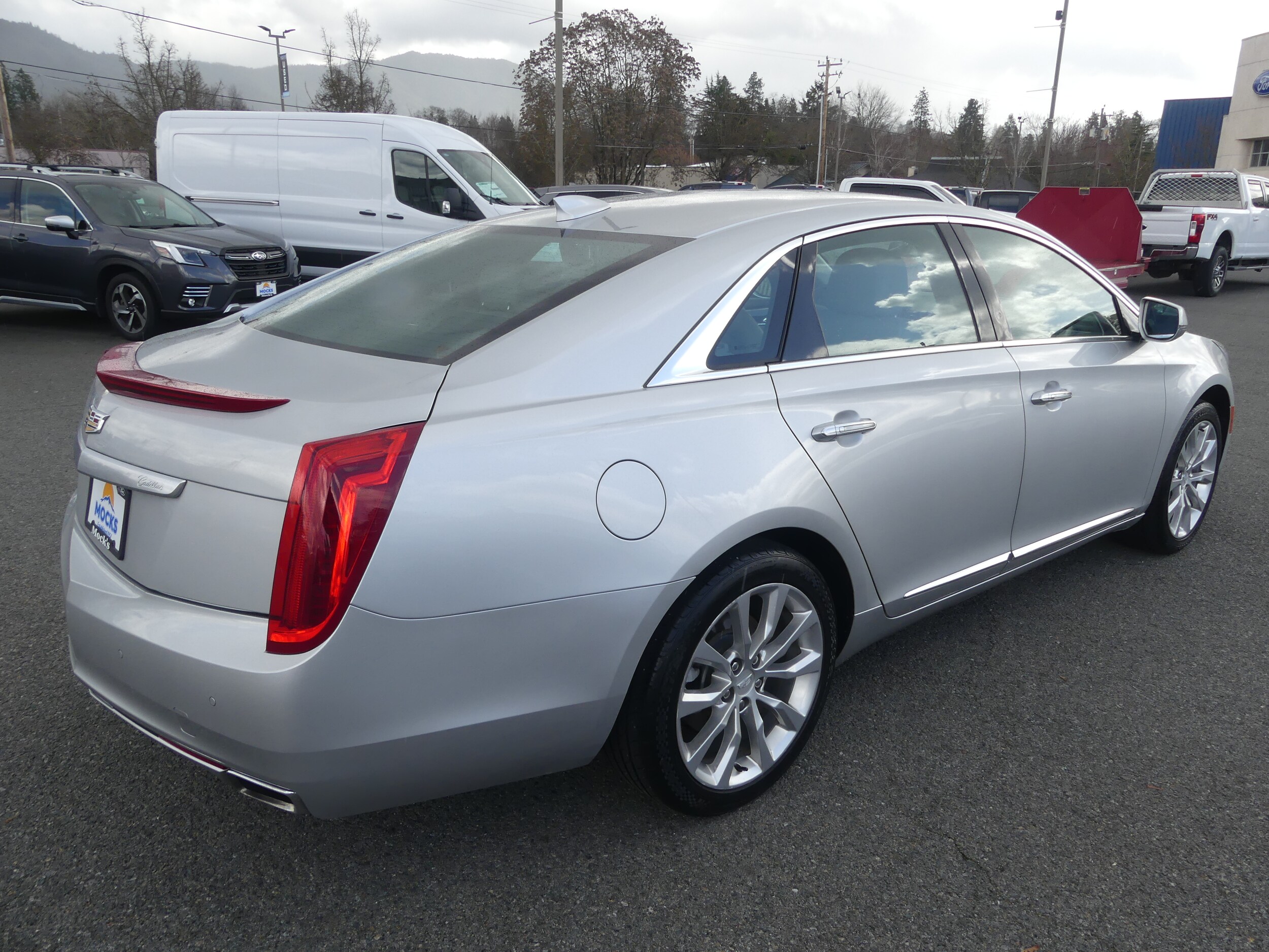 2017 Cadillac XTS Luxury photo 3