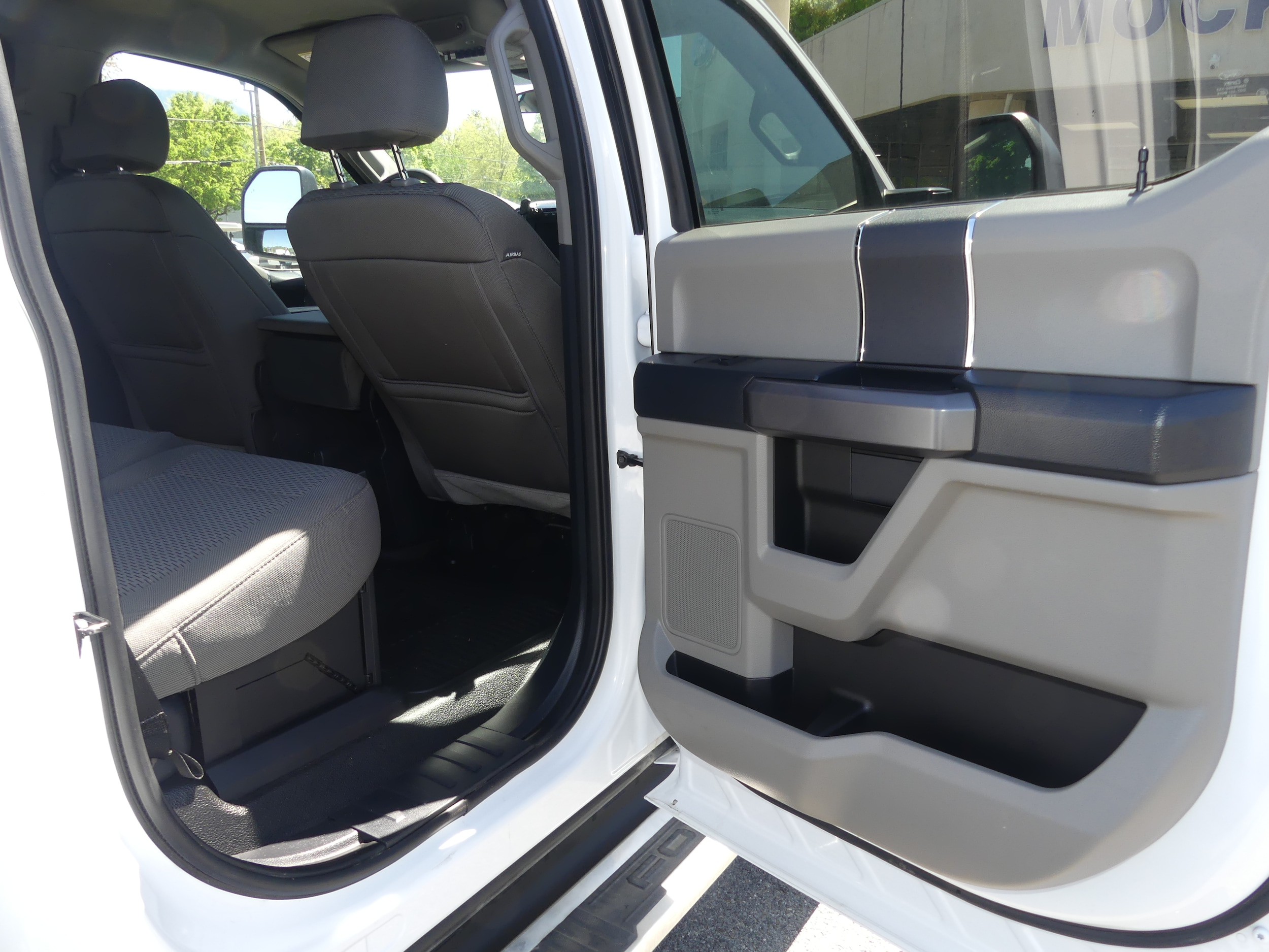 2022 Ford F-350 Super Duty XLT - Photo 14
