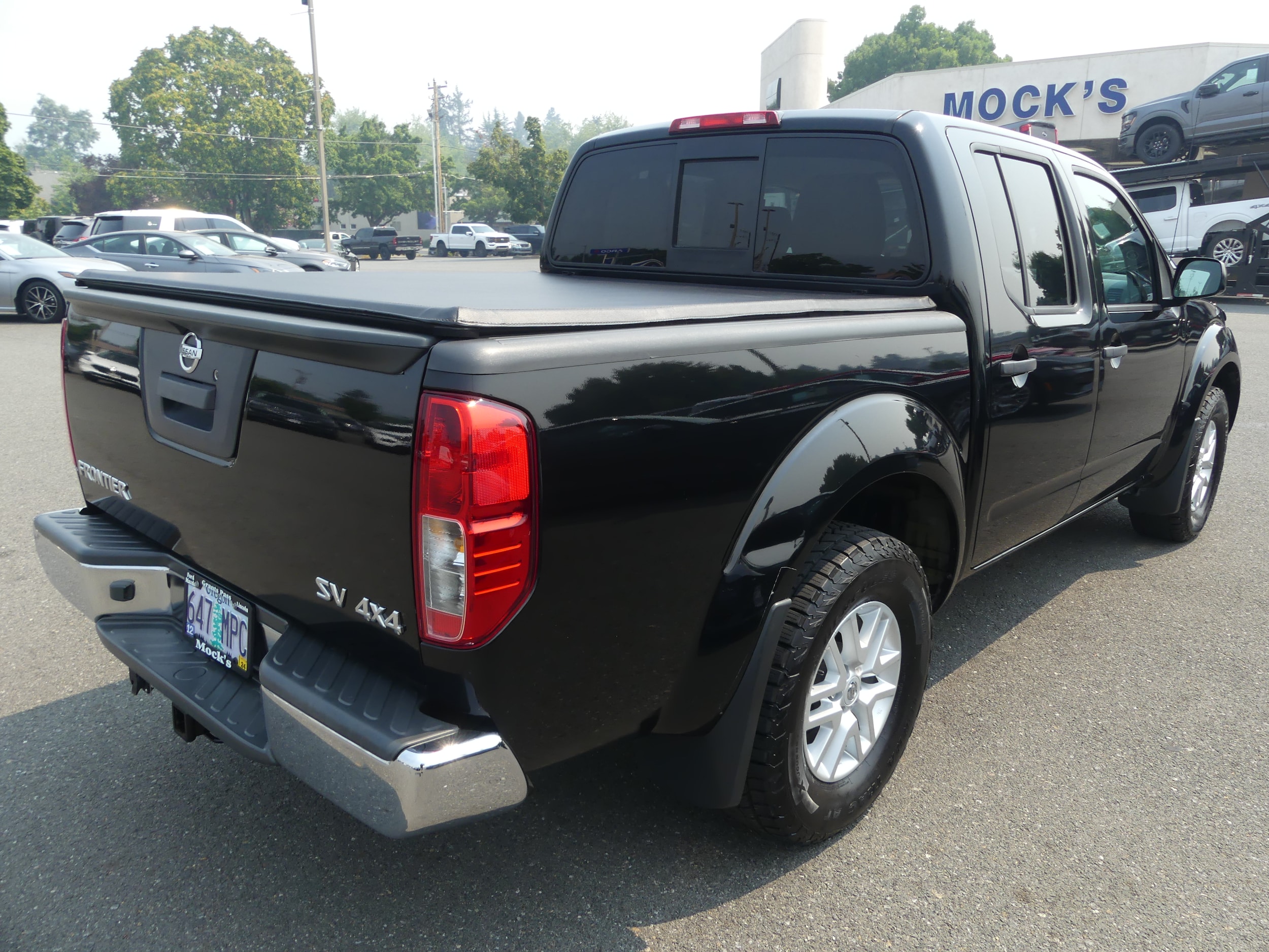 Used 2017 Nissan Frontier SV with VIN 1N6AD0EV0HN758428 for sale in Grants Pass, OR