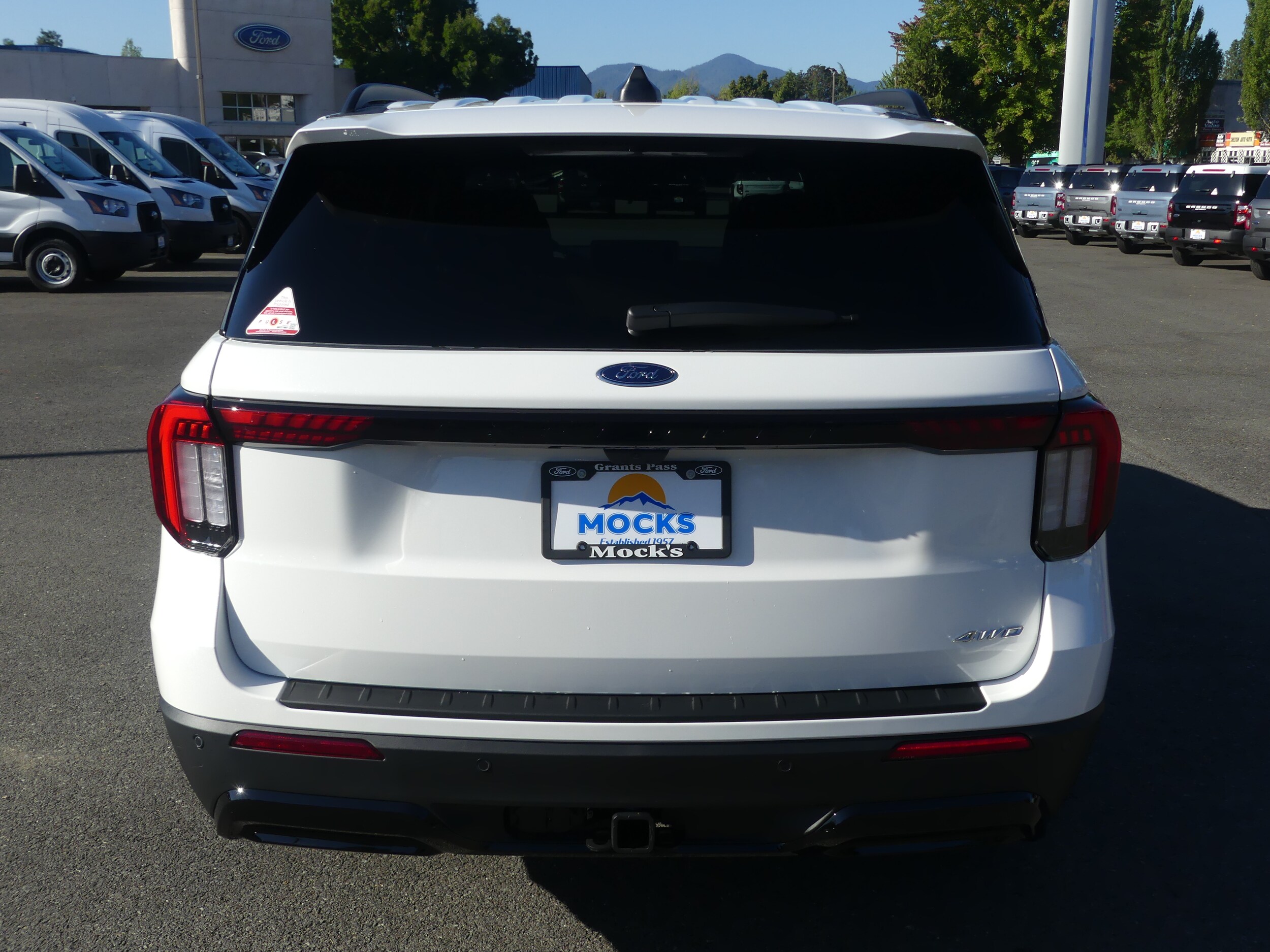 2025 Ford Explorer ST-Line photo 4