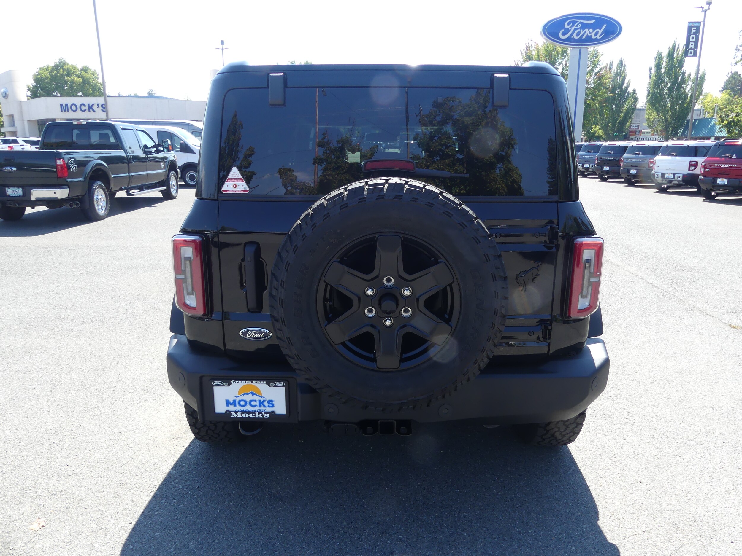2025 Ford Bronco Outer Banks photo 3