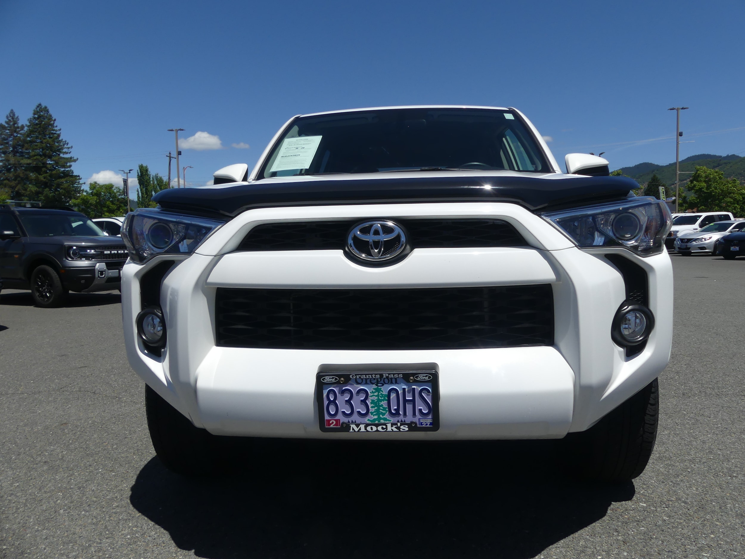Used 2019 Toyota 4Runner SR5 with VIN JTEBU5JR6K5684562 for sale in Grants Pass, OR