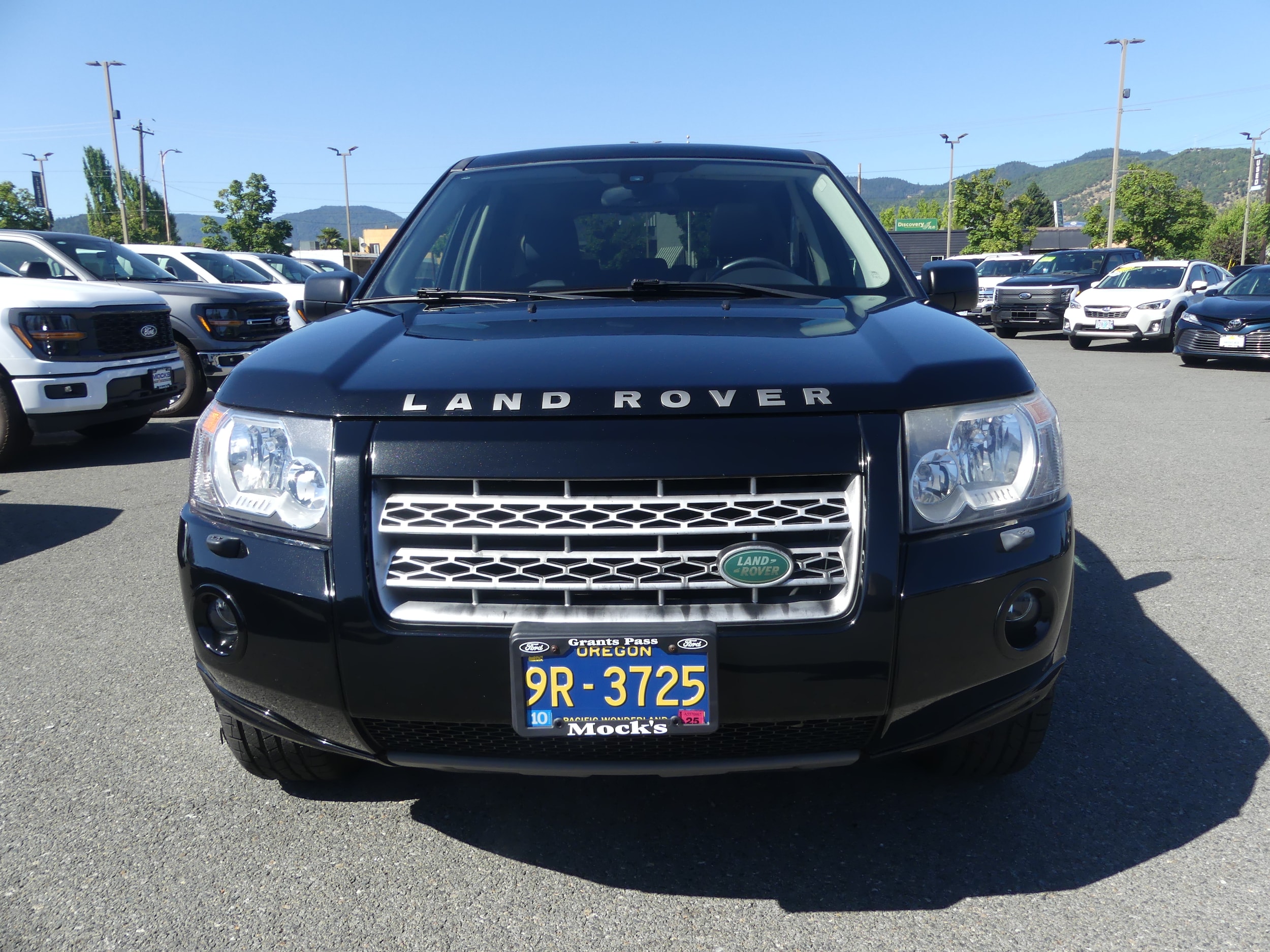 Used 2008 Land Rover LR2 HSE with VIN SALFT24N88H110271 for sale in Grants Pass, OR