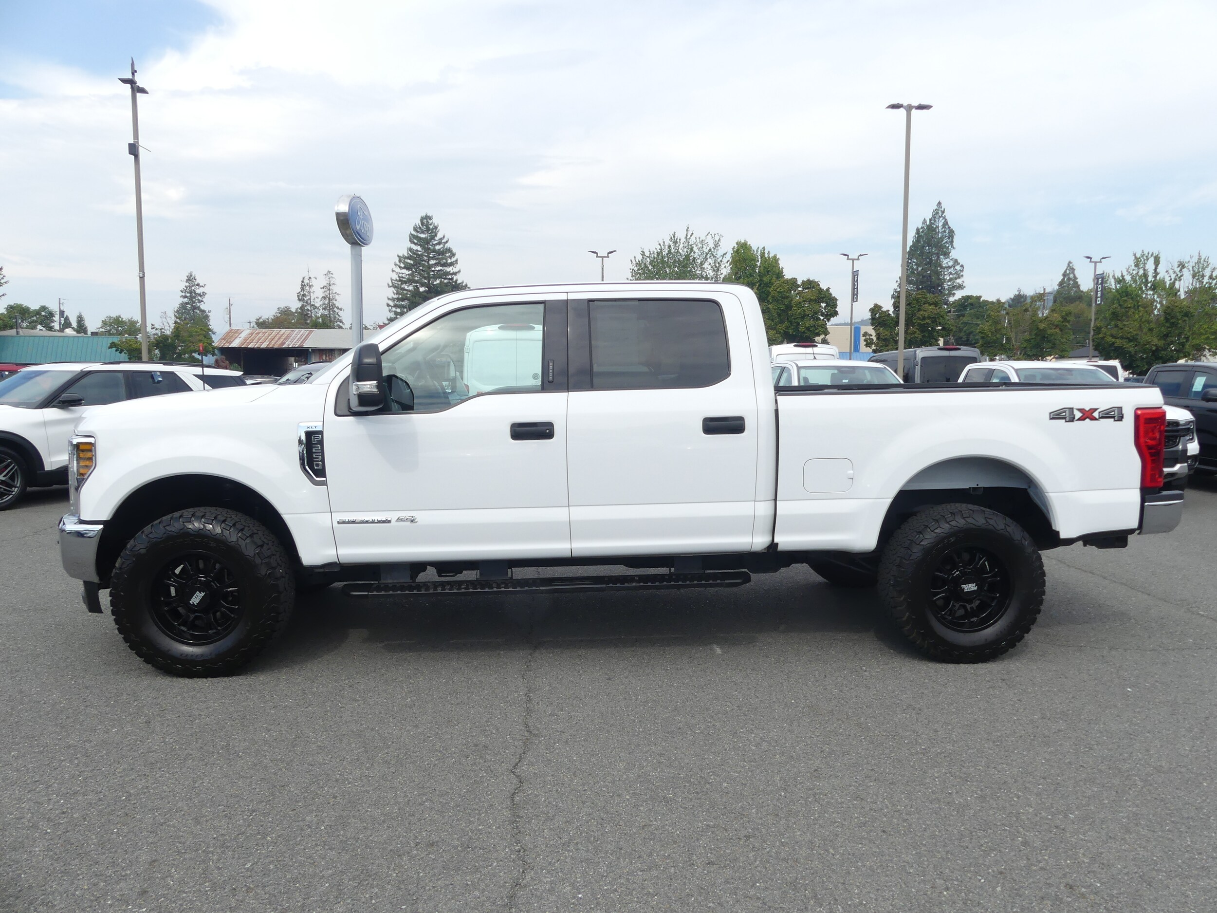 2019 Ford F-250 XLT photo 3