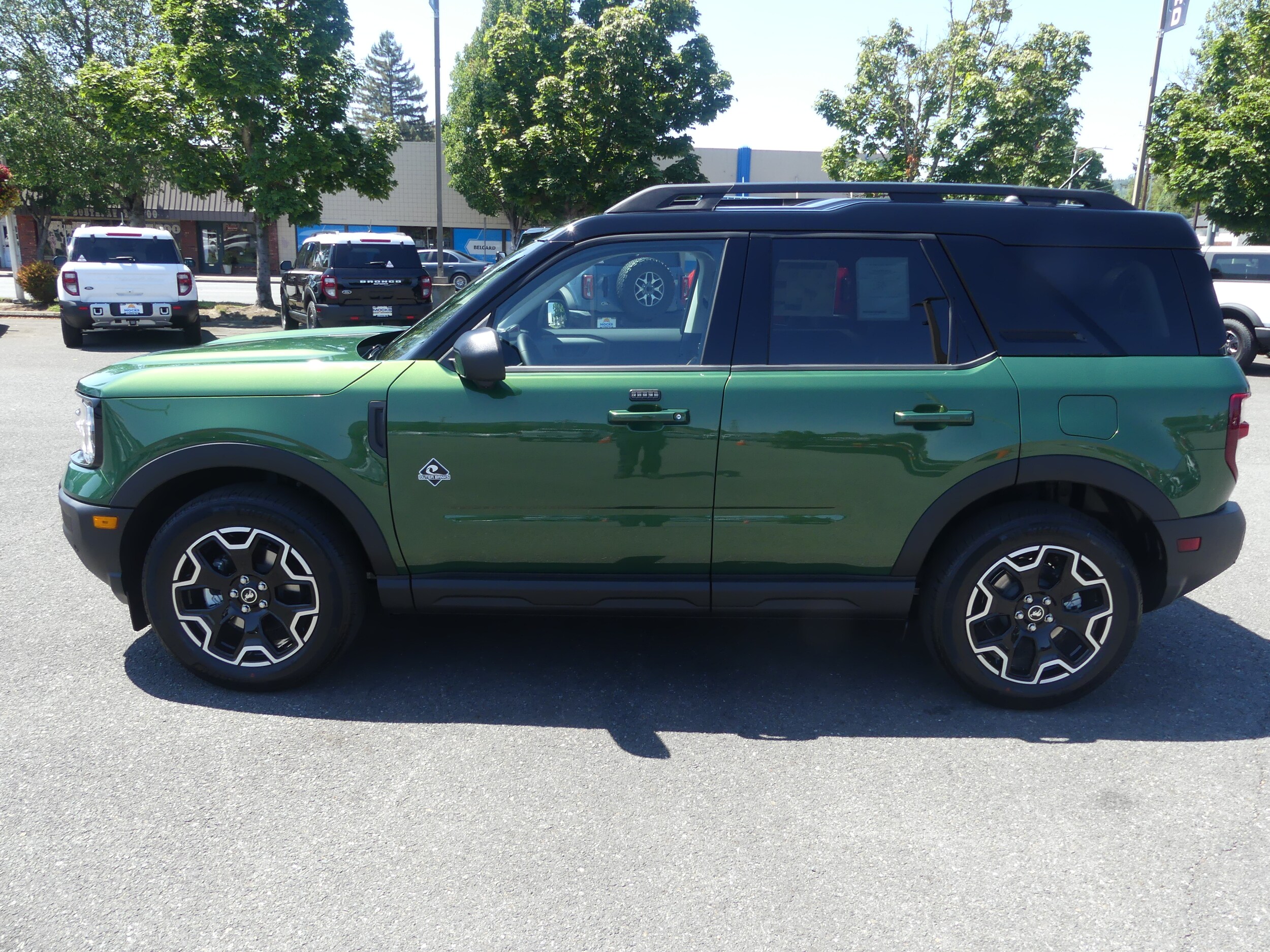 2025 Ford Bronco Sport Outer Banks photo 2