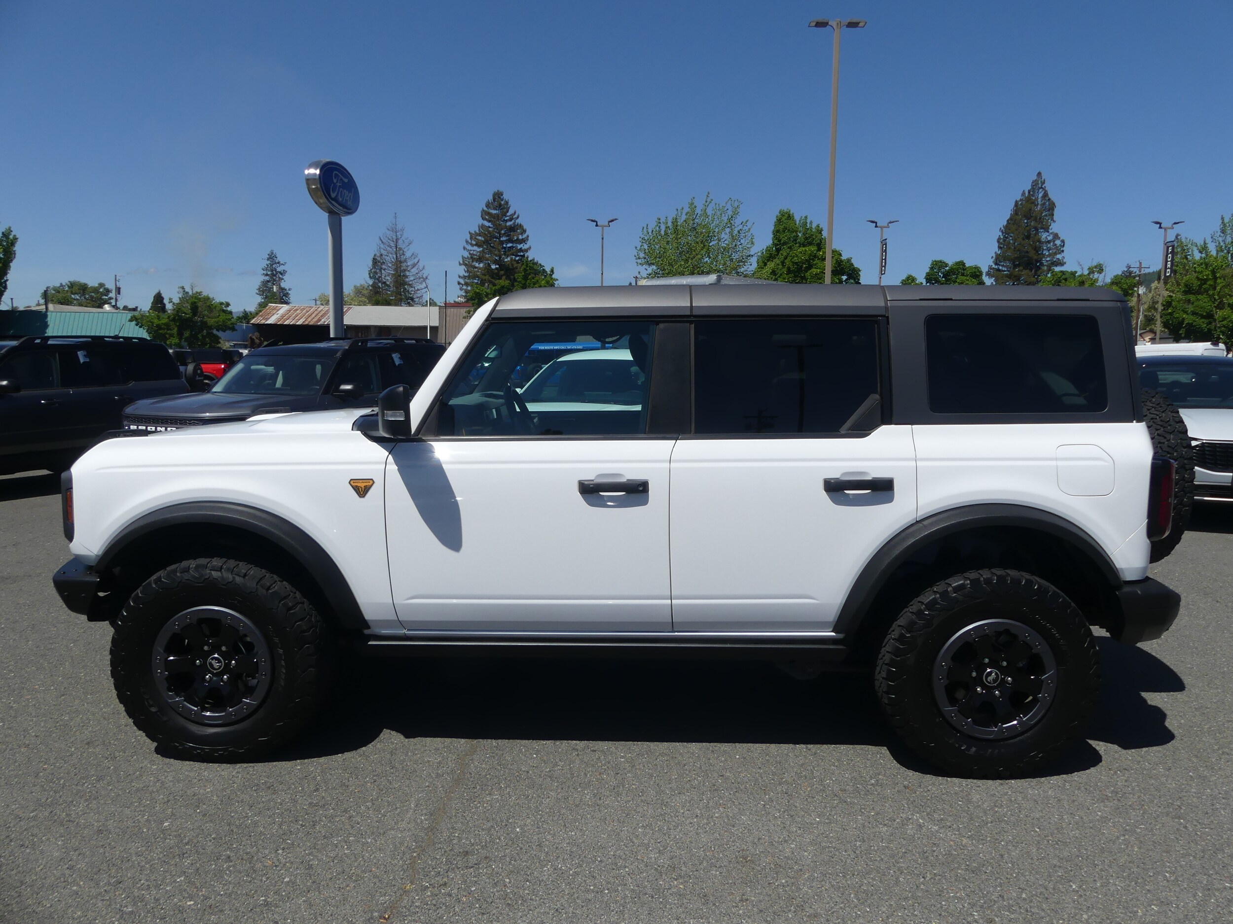 2022 Ford Bronco Badlands photo 3