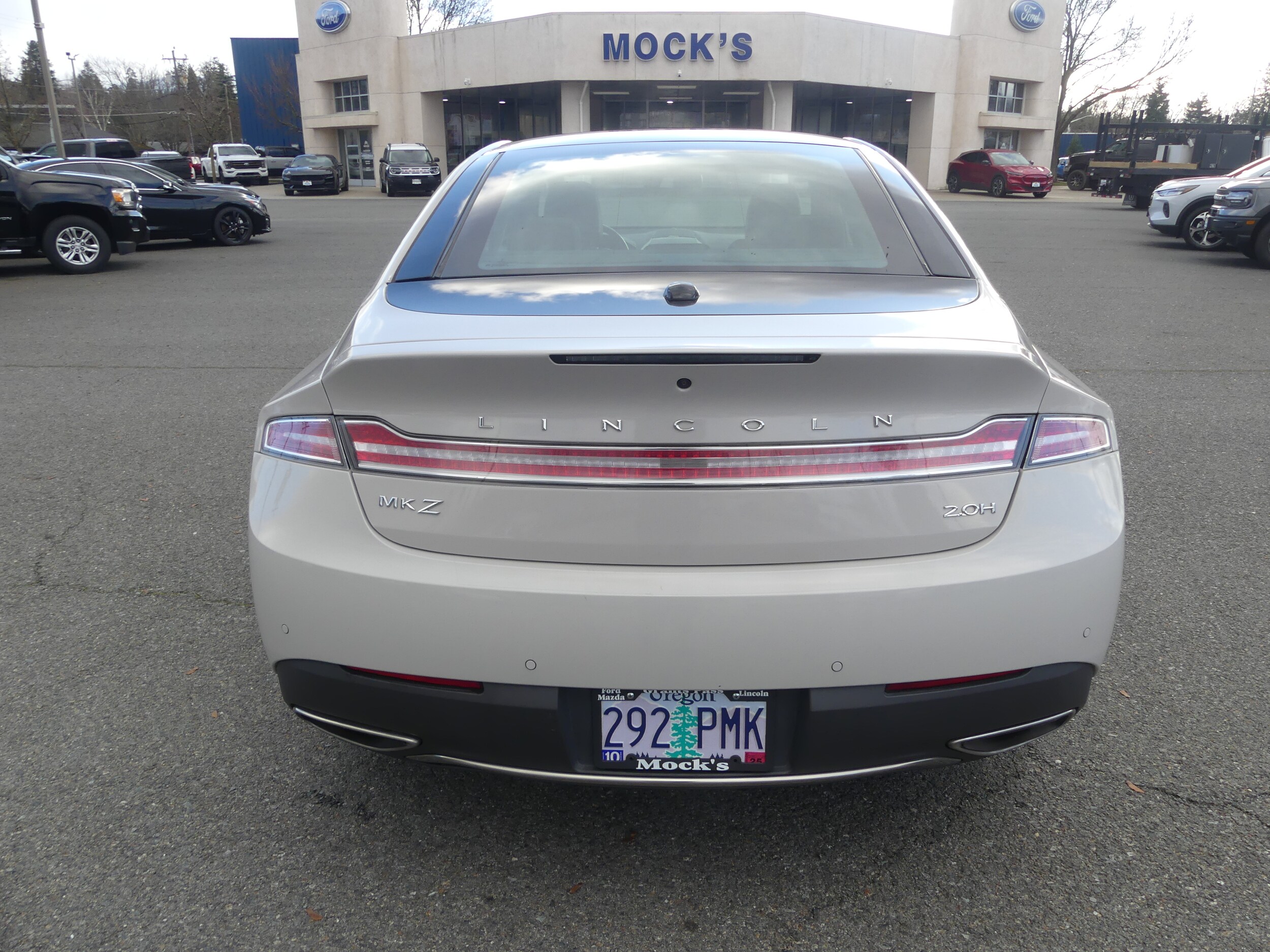 2020 Lincoln MKZ Hybrid Reserve photo 3