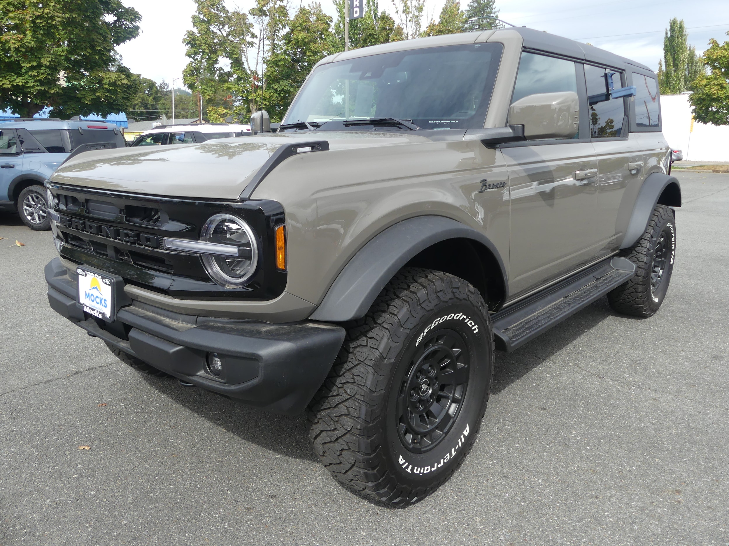 2025 Ford Bronco 4-Door Outer Banks's photo