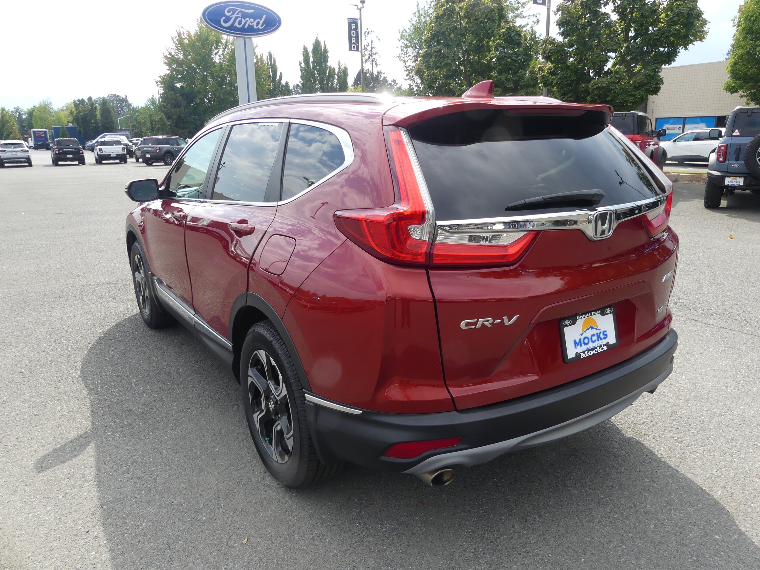 2019 Honda CR-V Touring photo 2