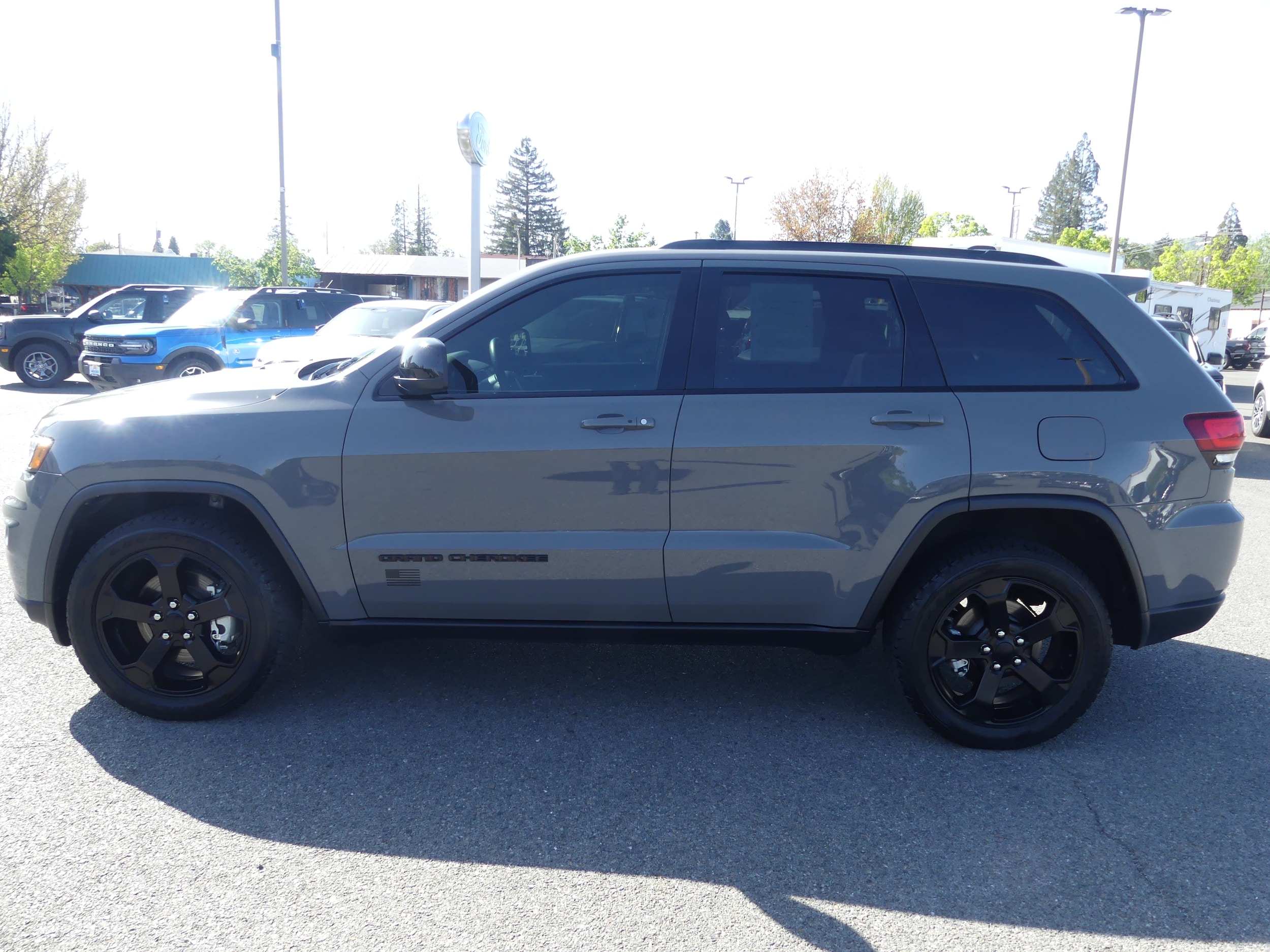 Used 2021 Jeep Grand Cherokee Freedom with VIN 1C4RJFAG7MC867662 for sale in Grants Pass, OR
