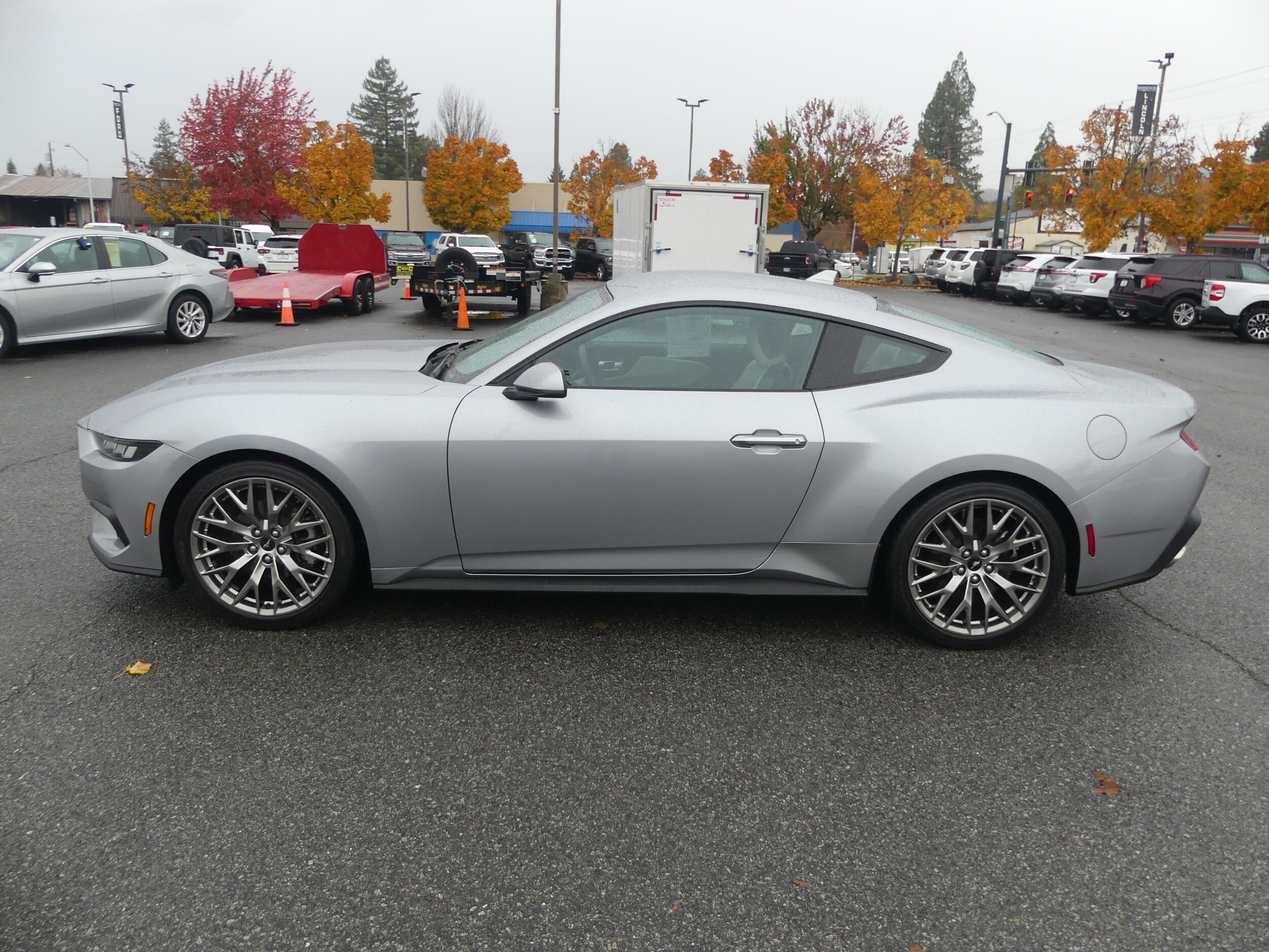 2024 Ford Mustang photo 2