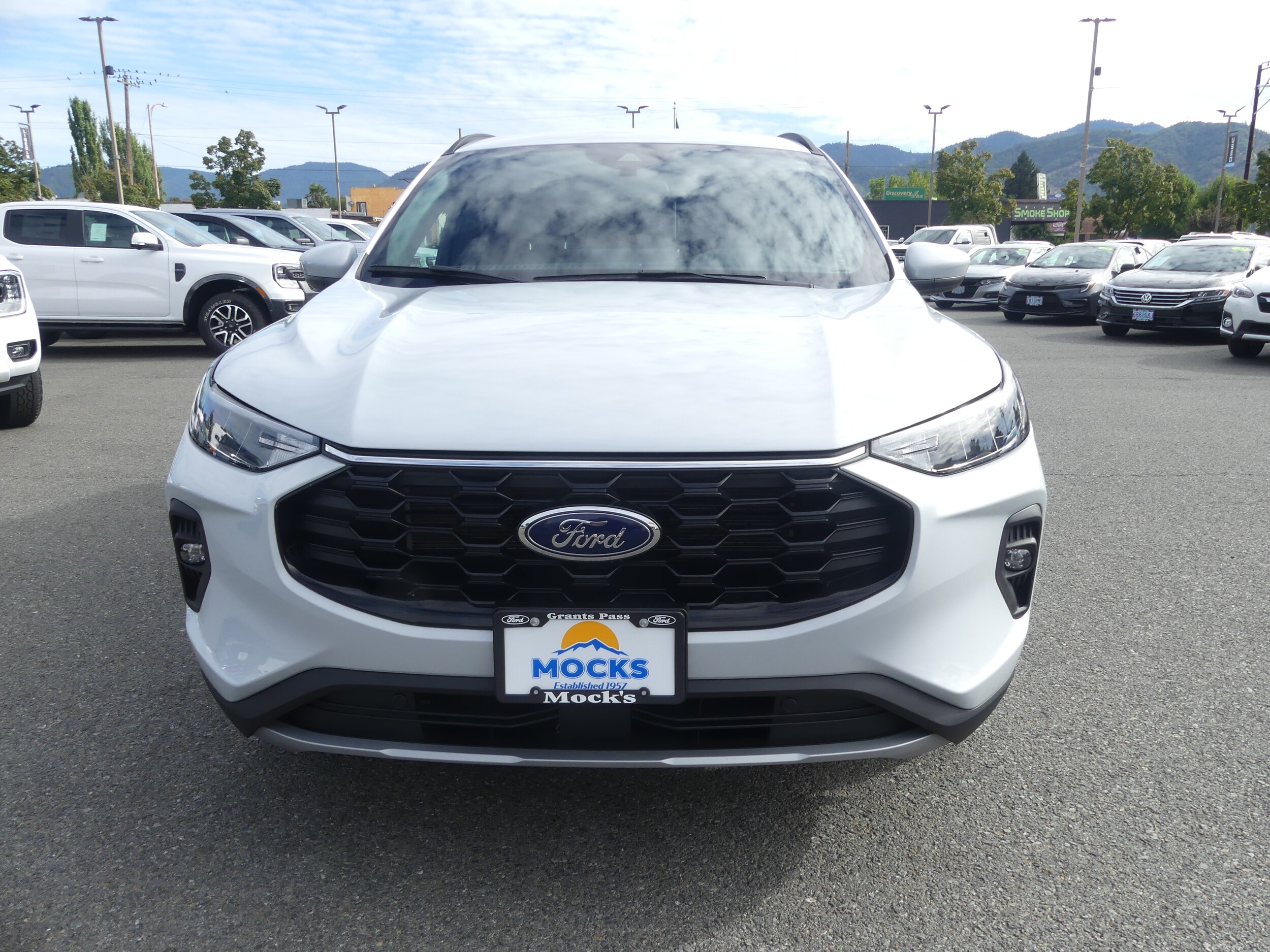 2025 Ford Escape ST-Line Select photo 2