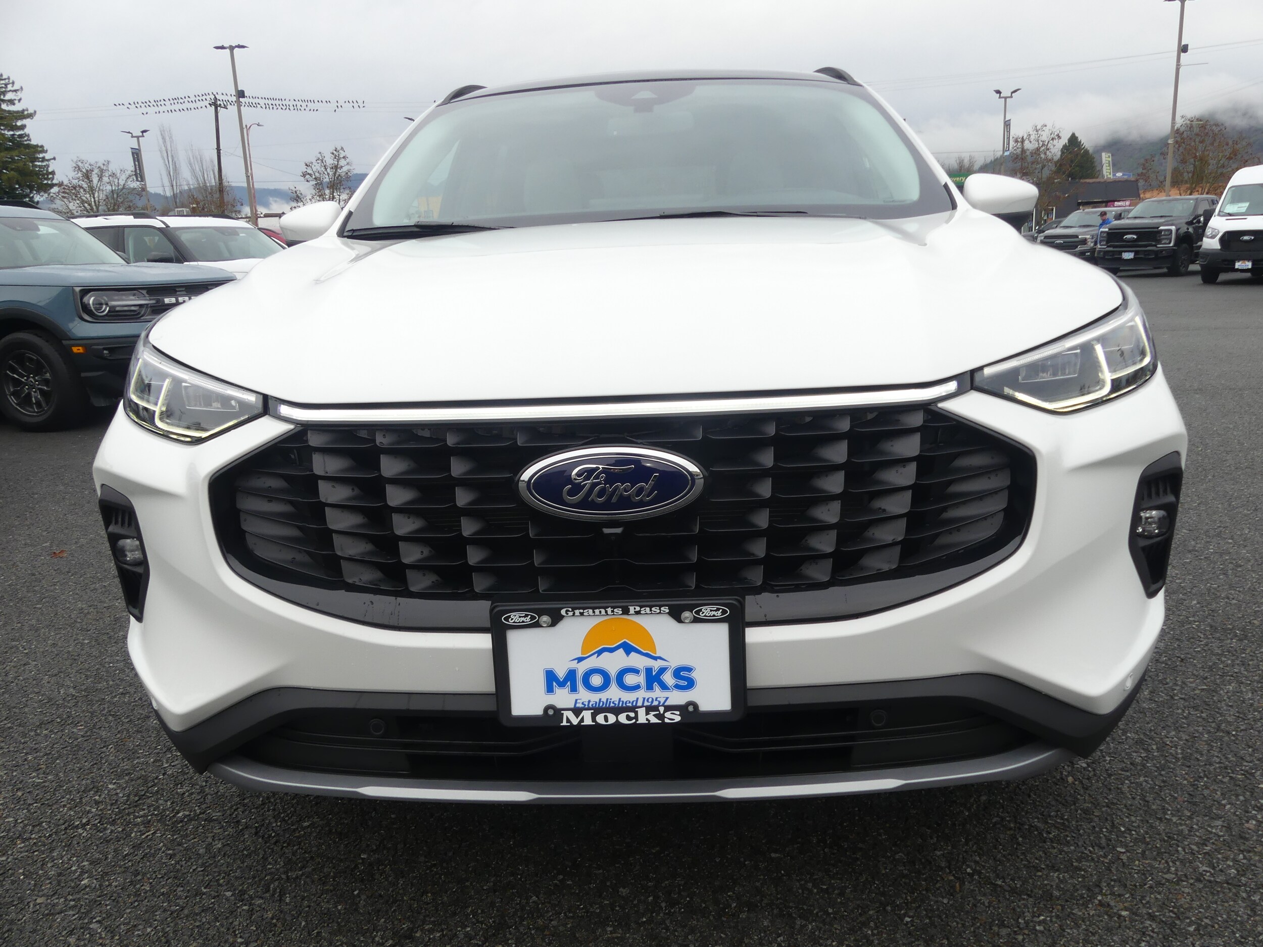 2025 Ford Escape Plug-In Hybrid photo 3