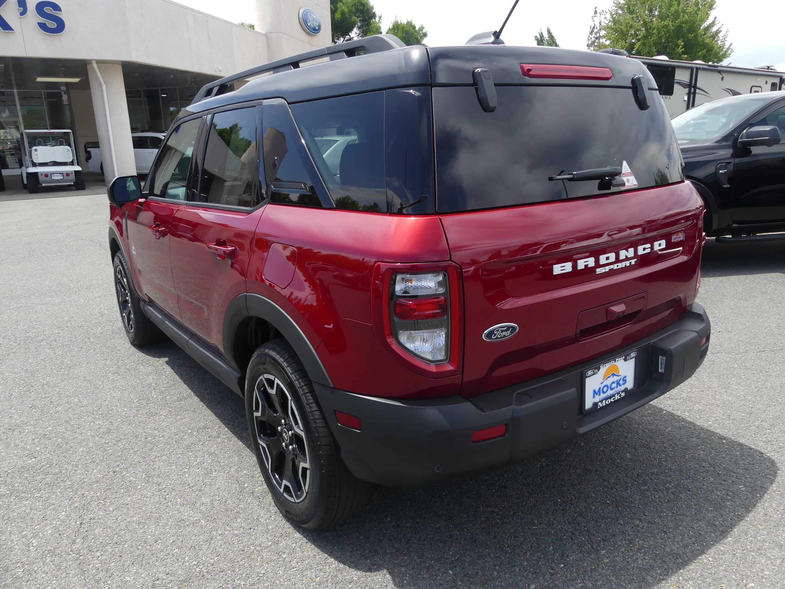 2025 Ford Bronco Sport Outer Banks photo 4