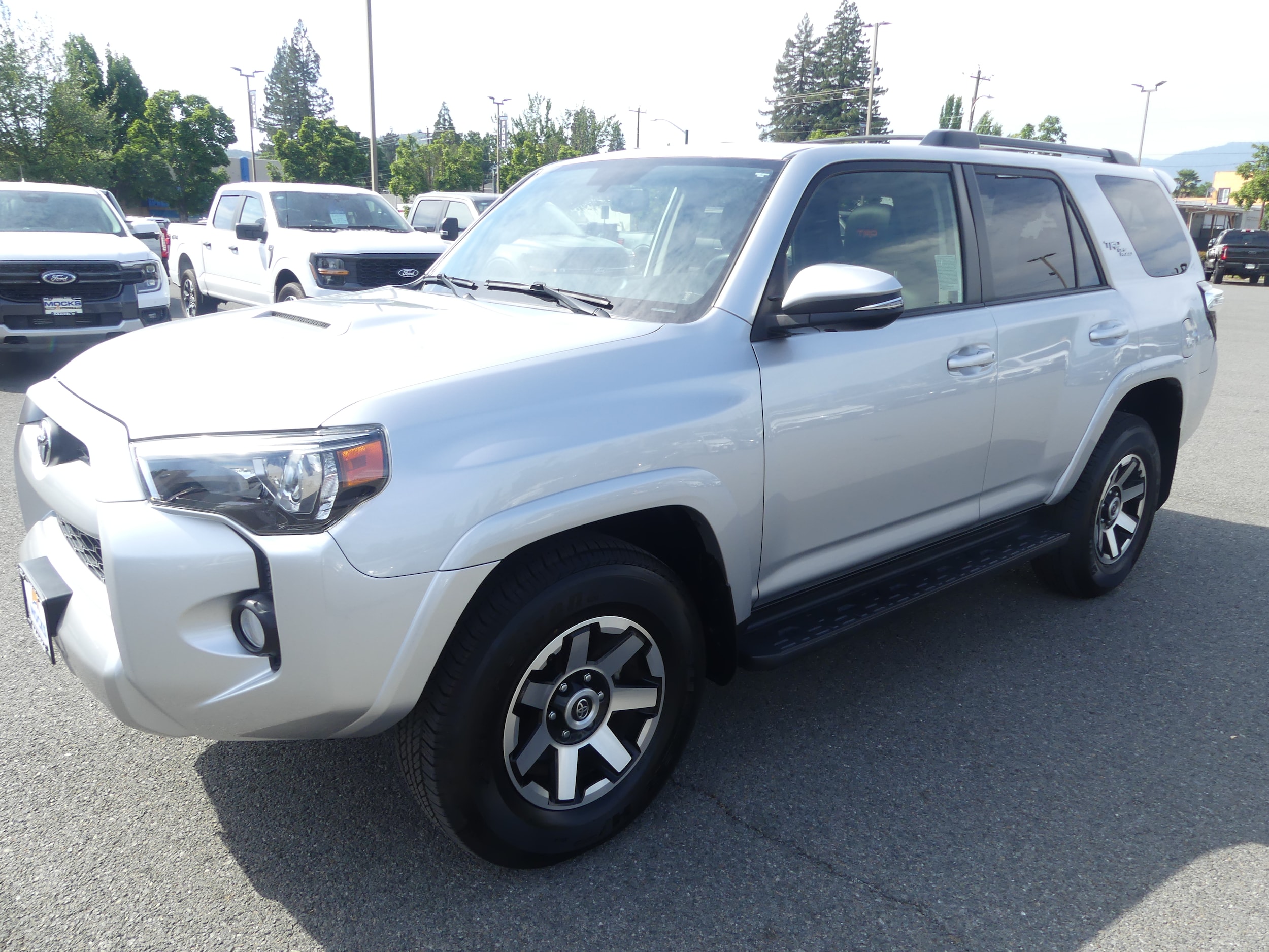 2019 Toyota 4Runner TRD Off-Road Premium's photo