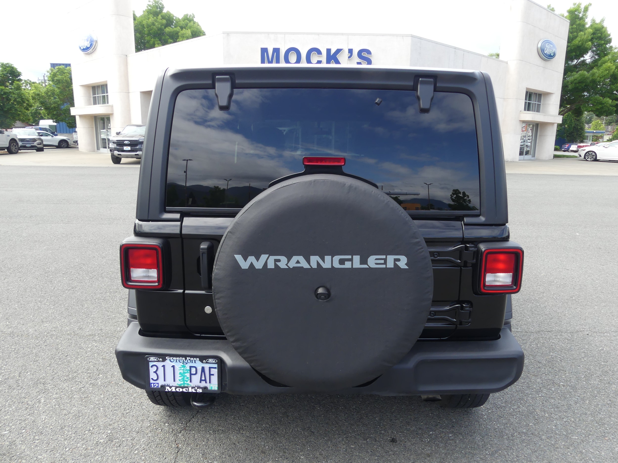 2020 Jeep Wrangler Unlimited Sport photo 3