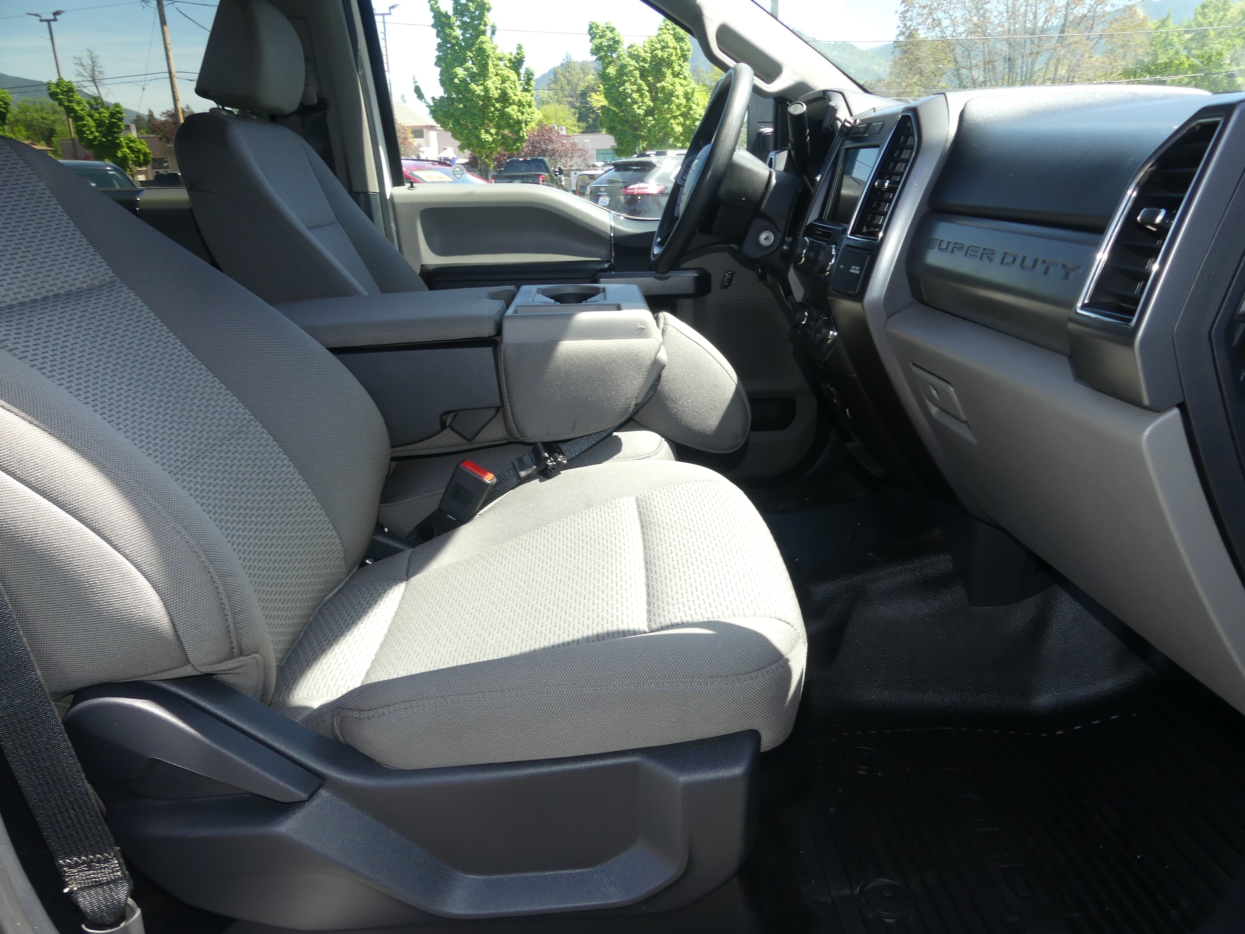 2022 Ford F-350 Super Duty XLT - Photo 17