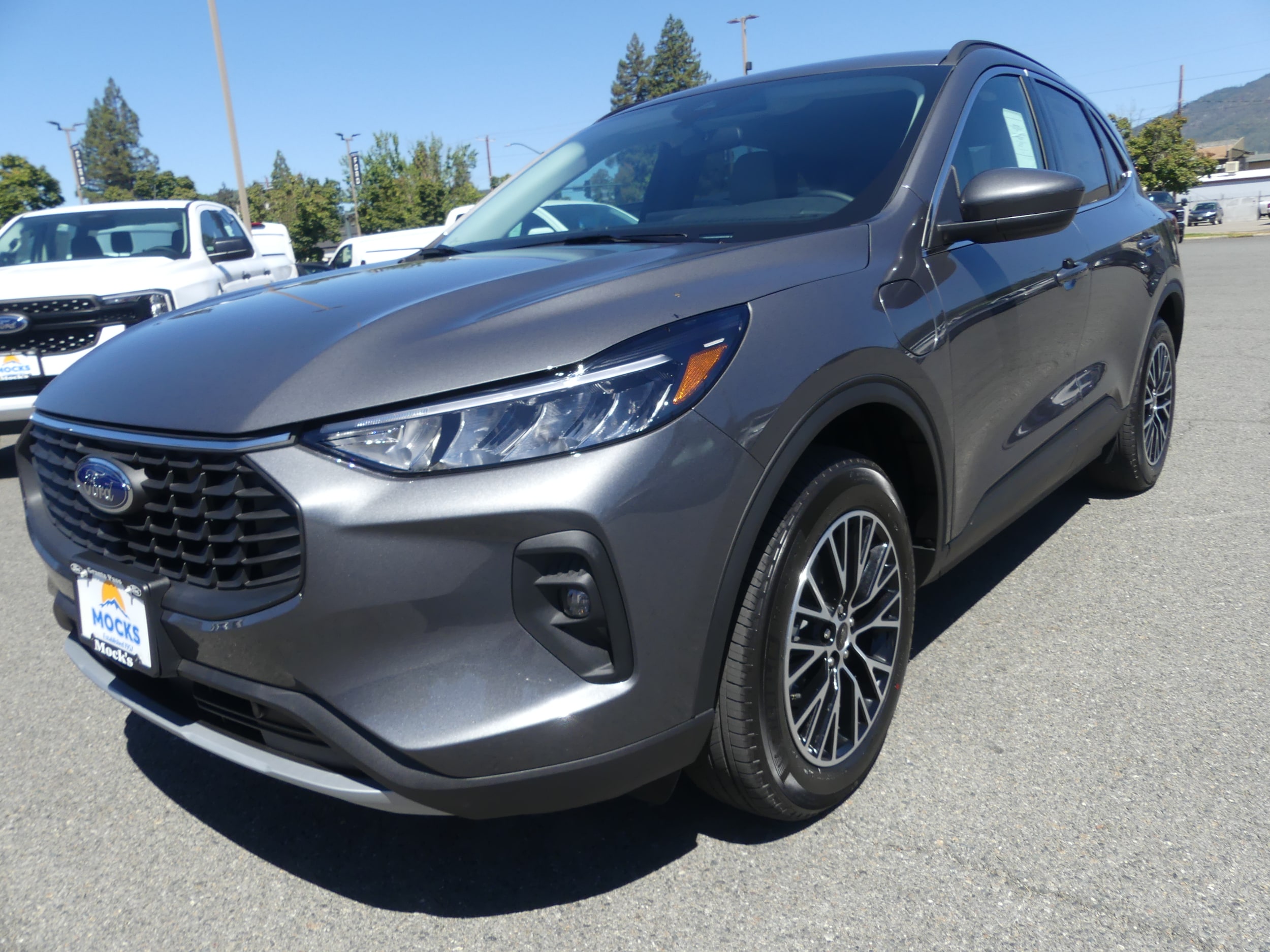 2025 Ford Escape PHEV's photo