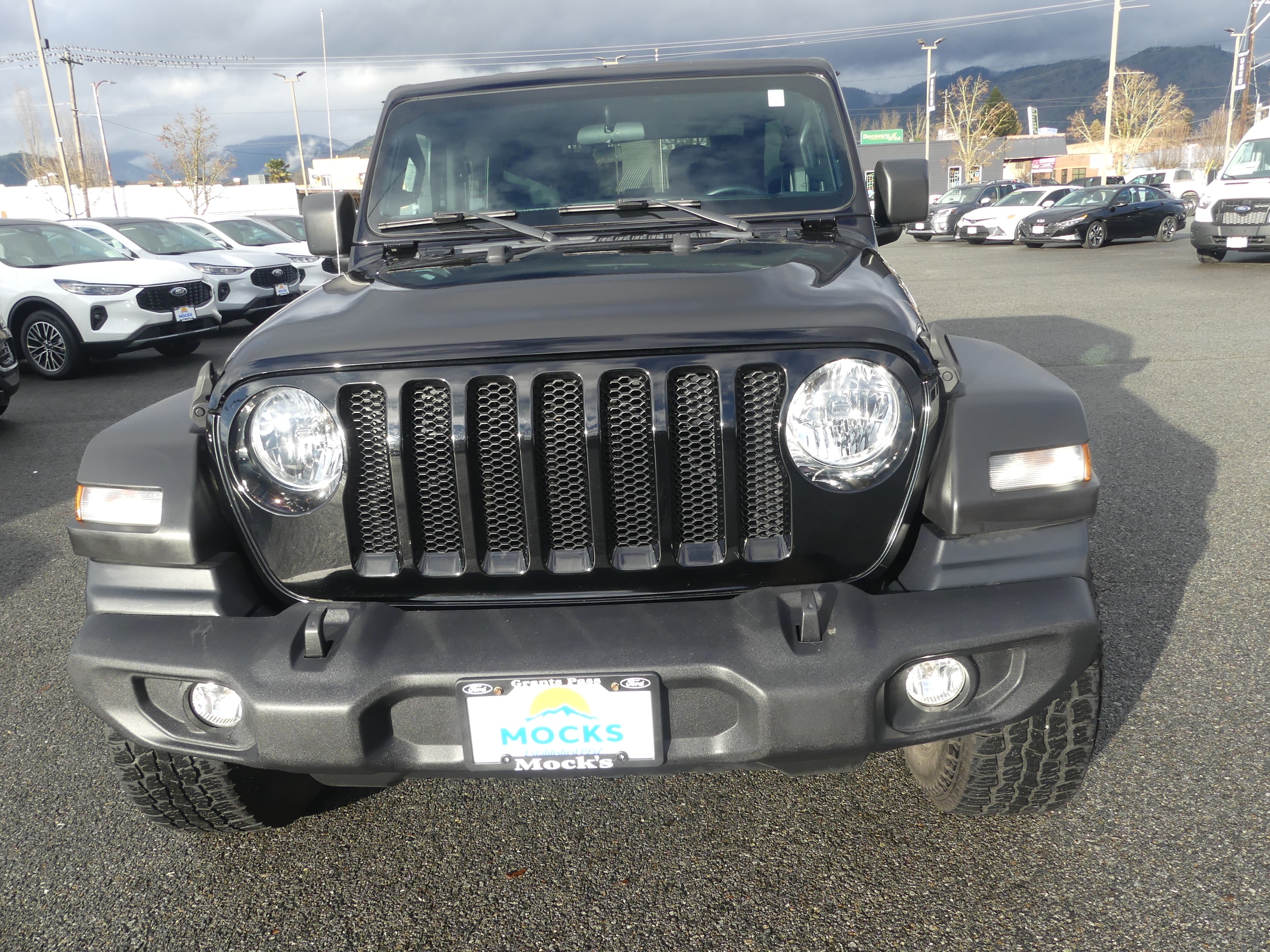 Used 2019 Jeep Wrangler Sport S with VIN 1C4GJXAG5KW641175 for sale in Grants Pass, OR