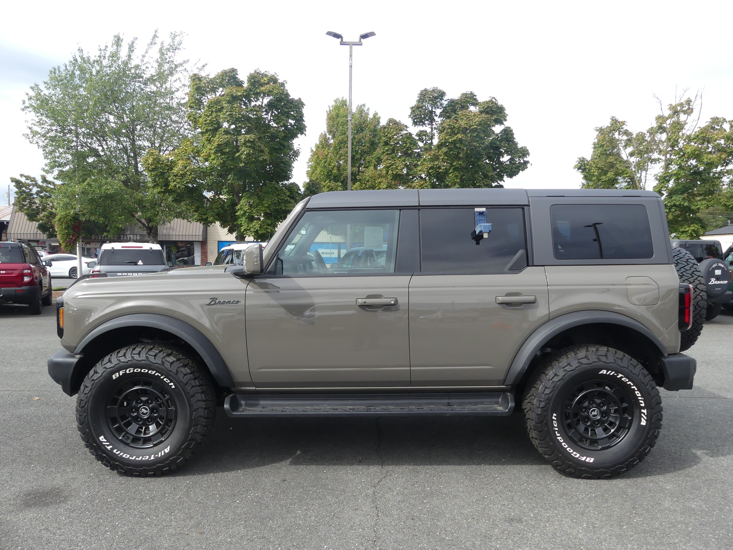 2025 Ford Bronco Outer Banks photo 3