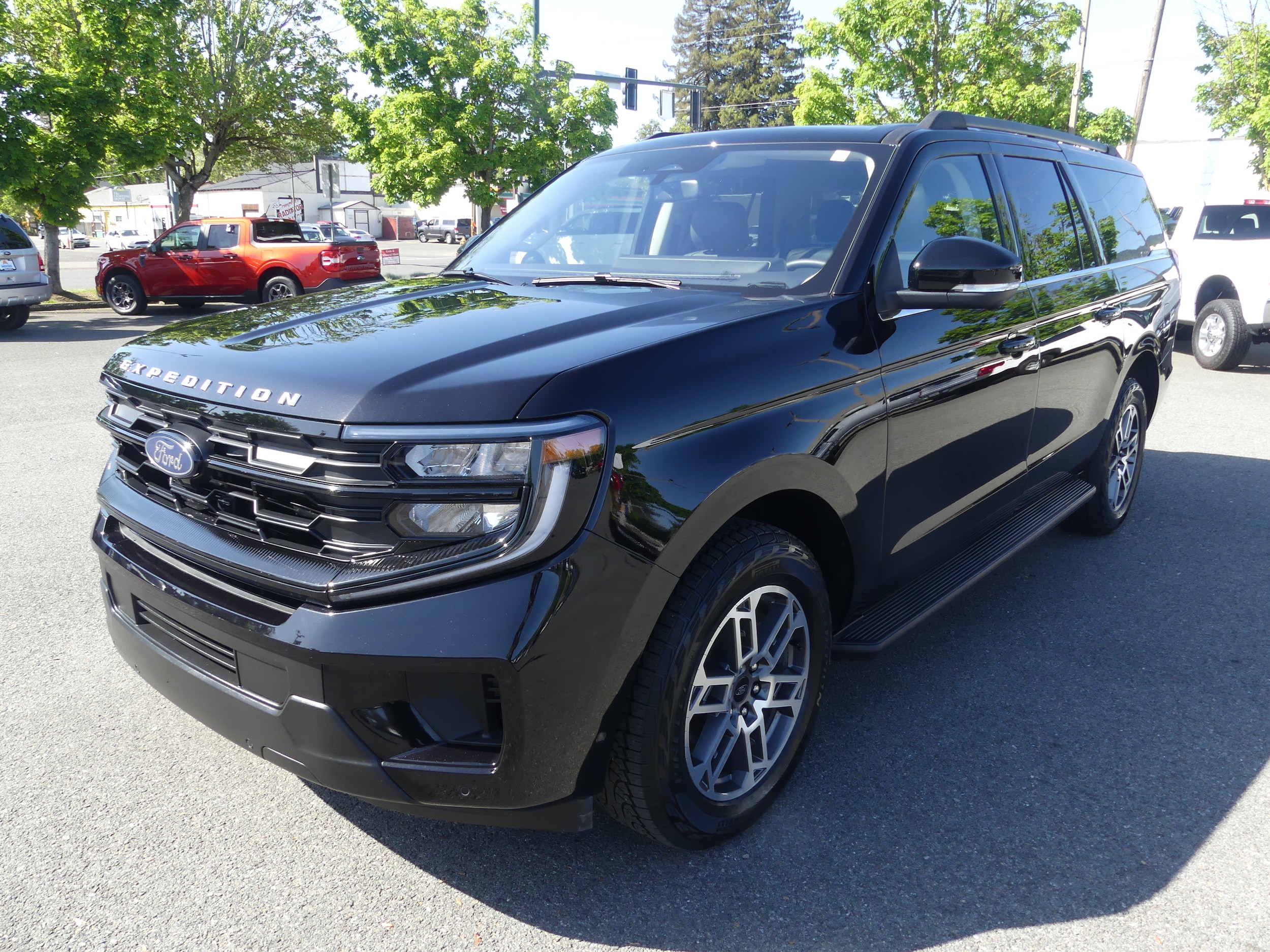 2025 Ford Expedition Active MAX 4x4's photo