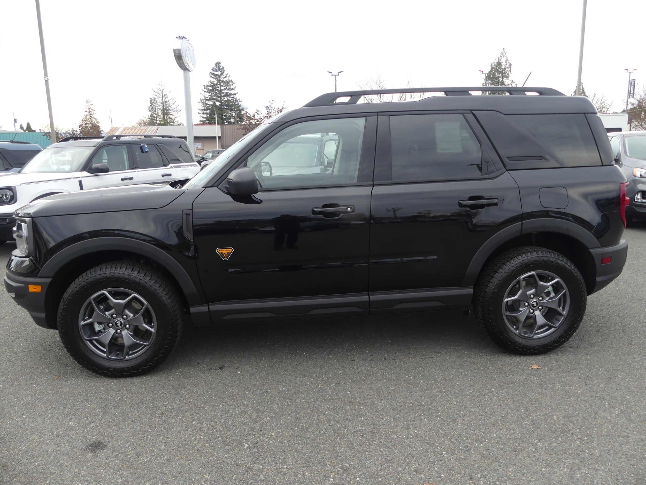2024 Ford Bronco Sport Badlands photo 2