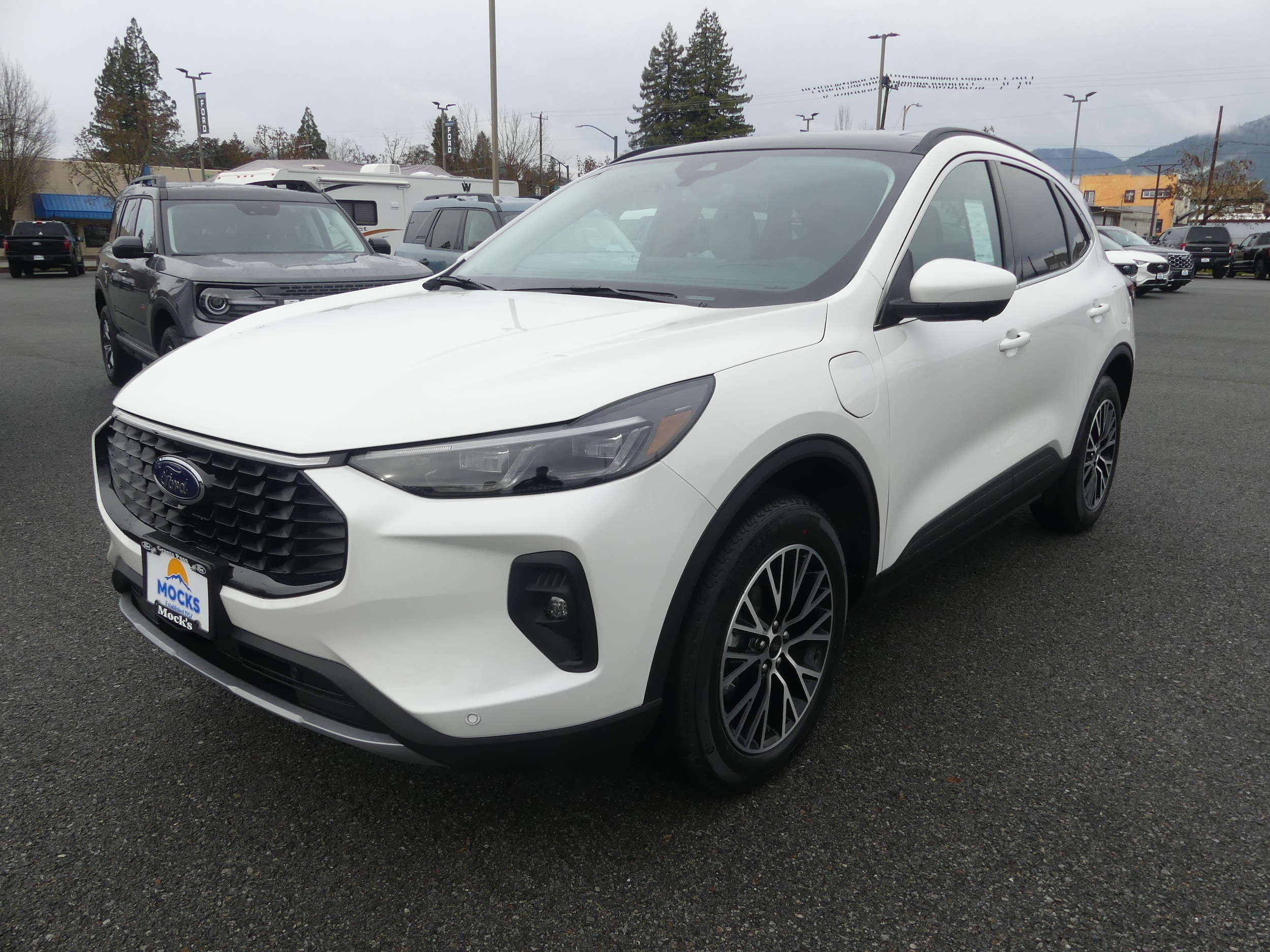 2025 Ford Escape PHEV's photo