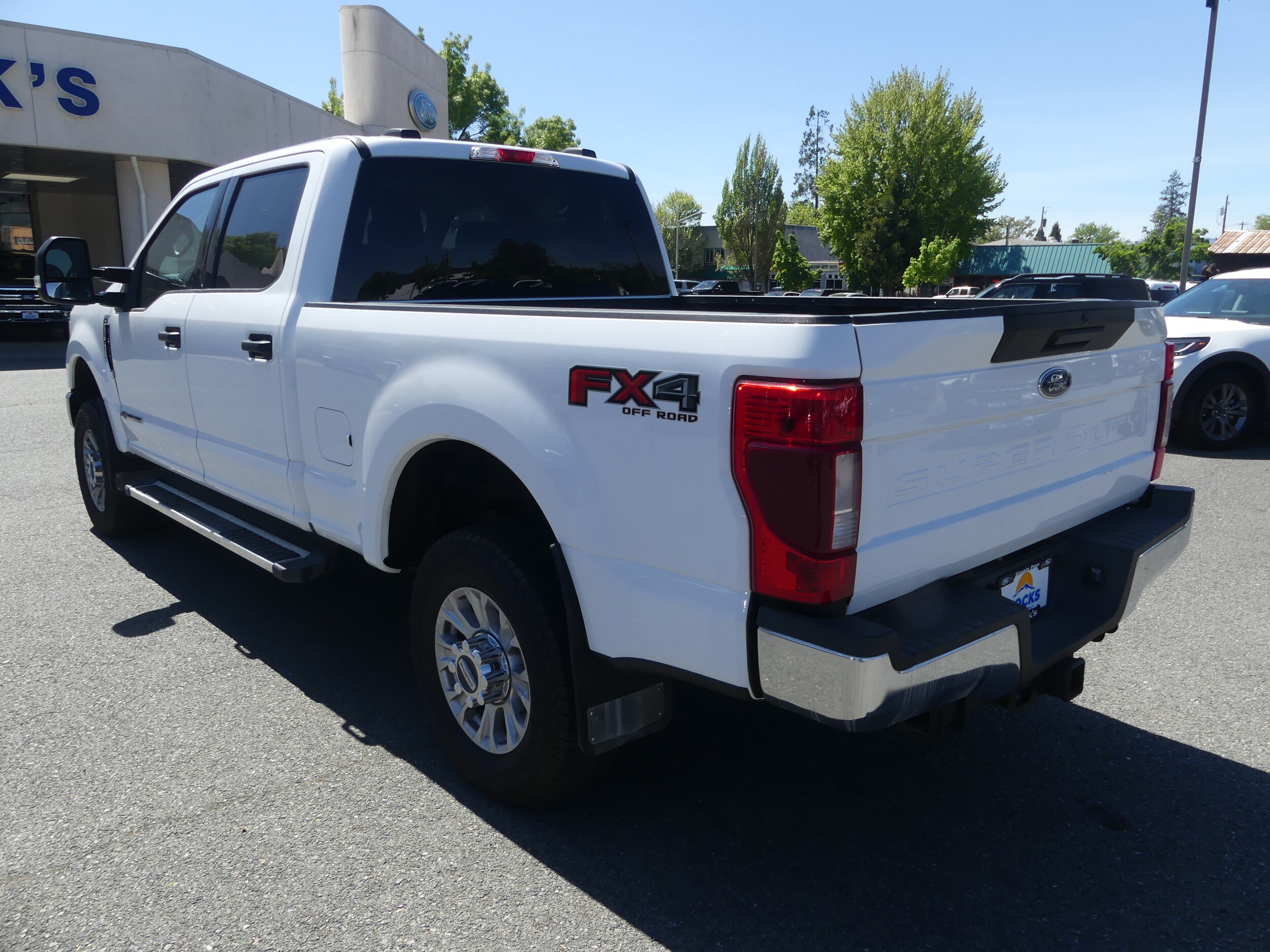 2022 Ford F-350 XLT photo 2