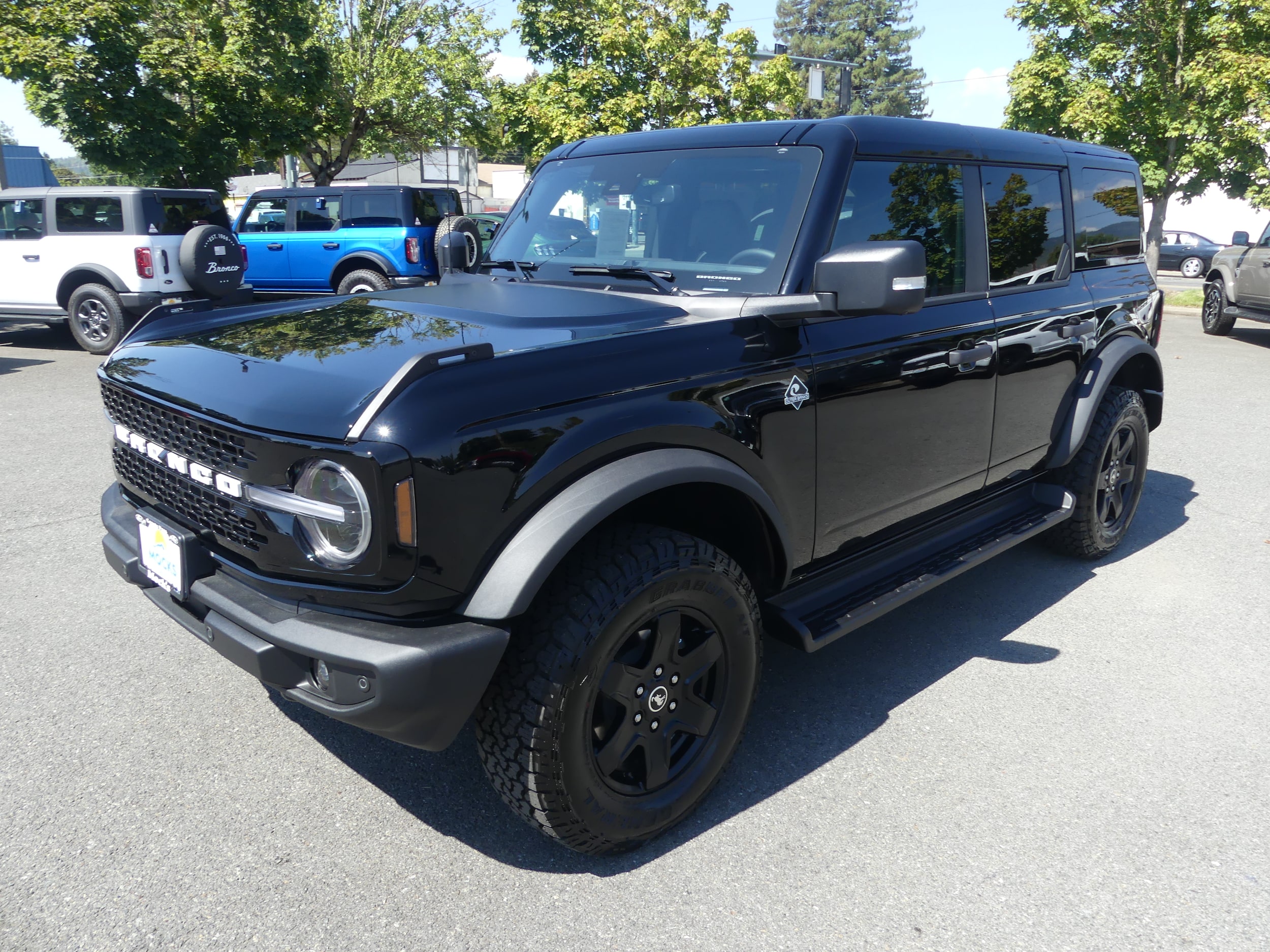 2025 Ford Bronco 4-Door Outer Banks's photo