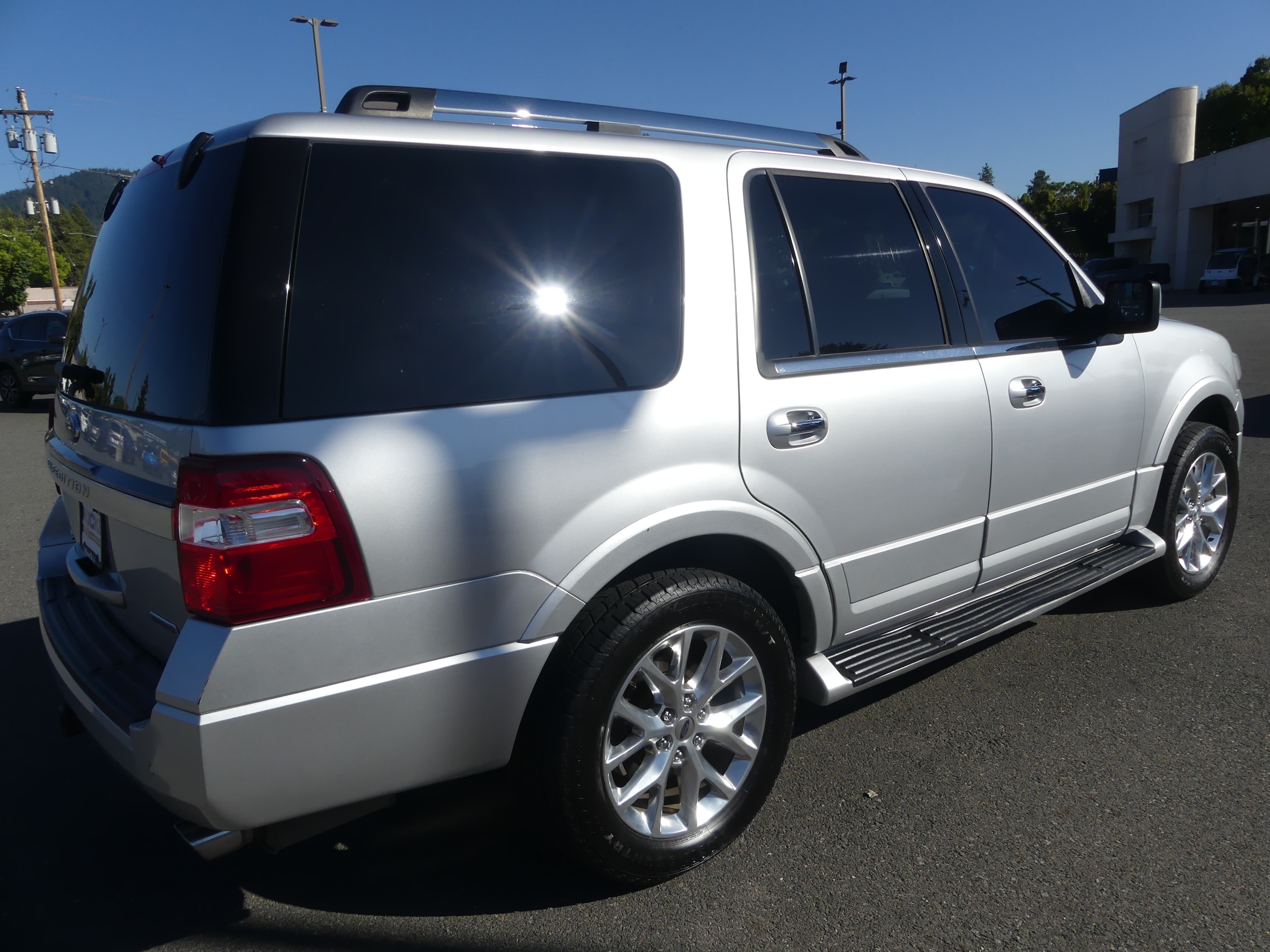 Used 2017 Ford Expedition Limited with VIN 1FMJU2AT7HEA61966 for sale in Grants Pass, OR