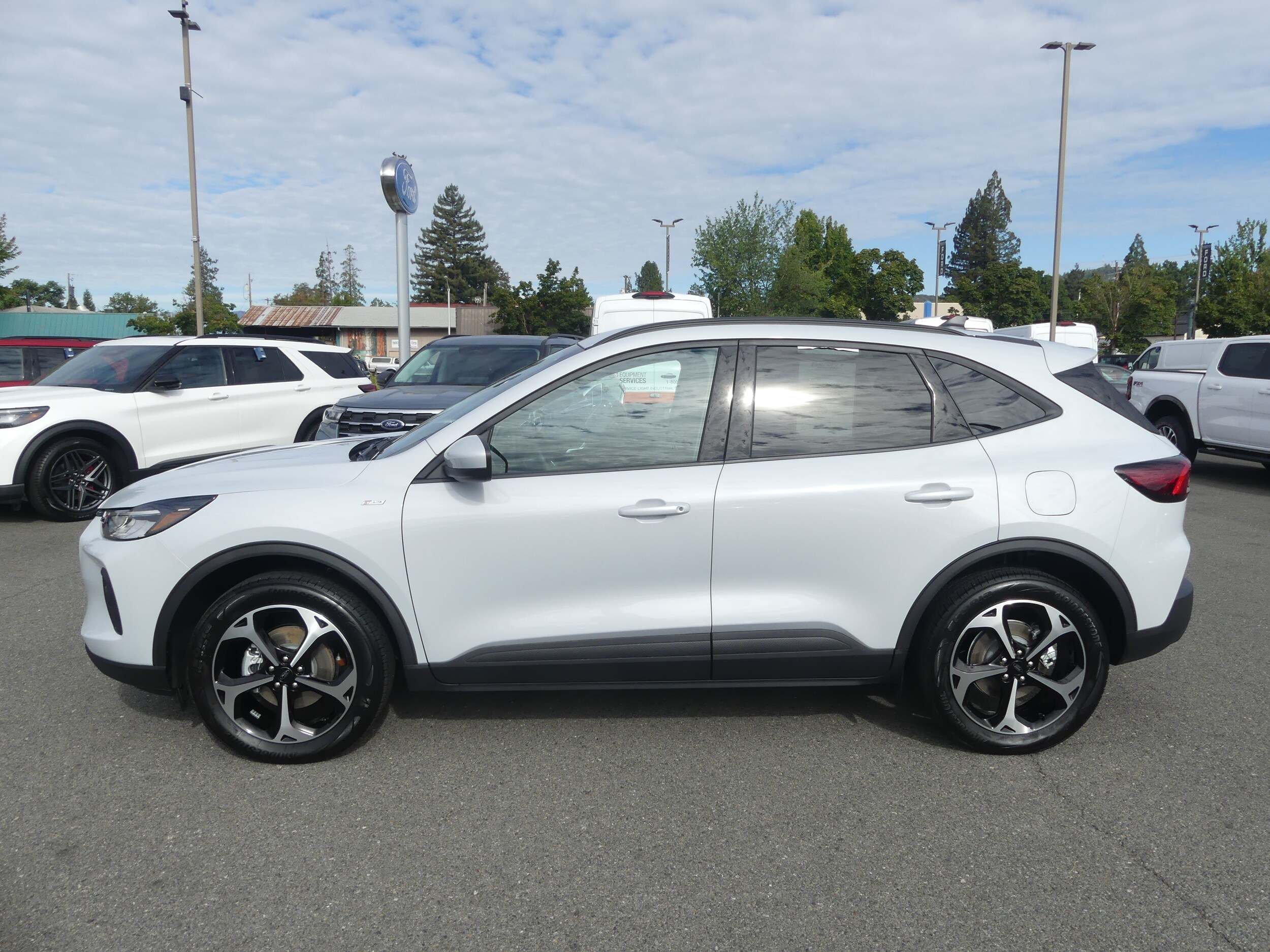 2025 Ford Escape ST-Line Select photo 3