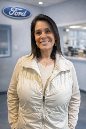 Staff member Denise Fields from ID_2b4a4524288b