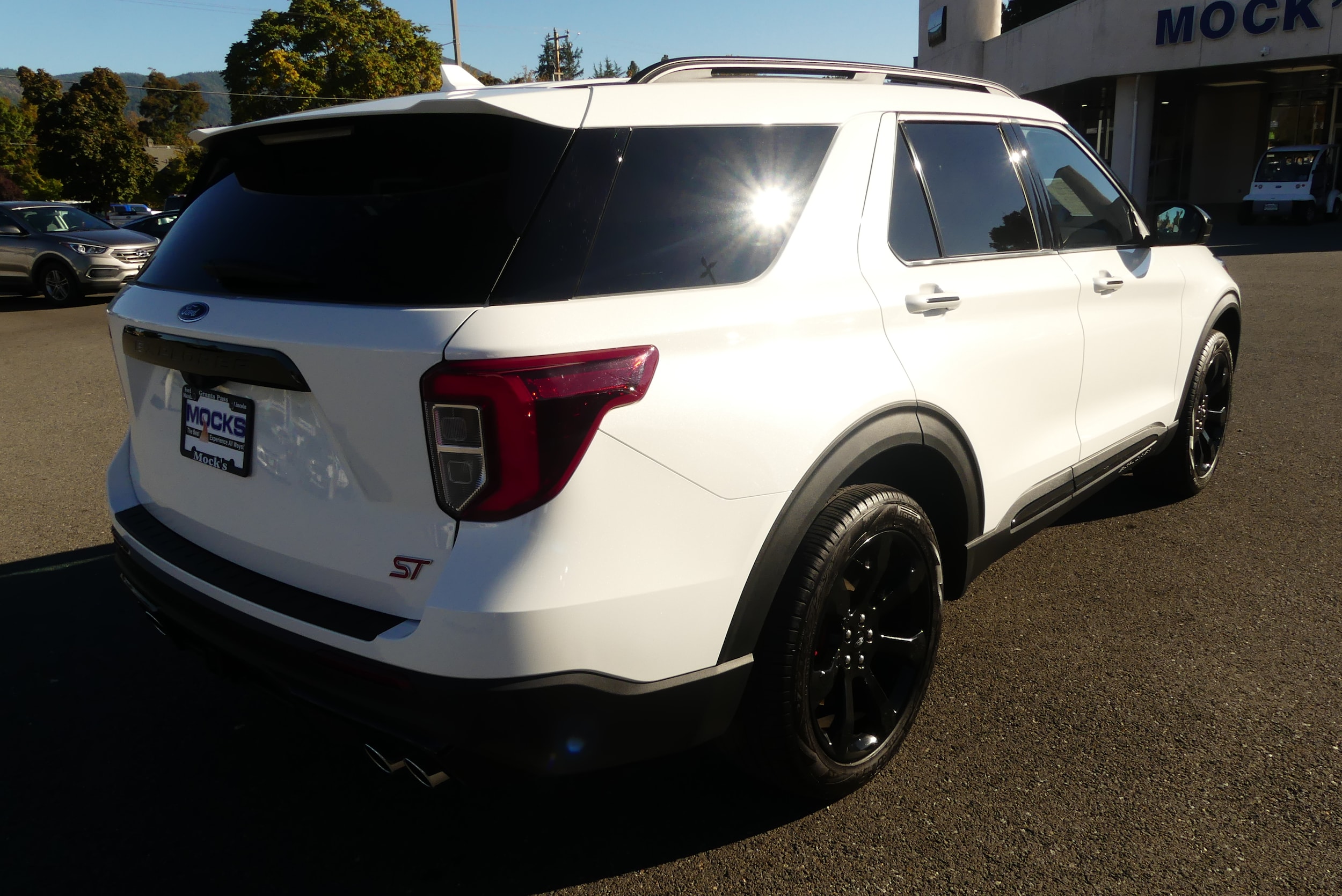 Used 2022 Ford Explorer ST with VIN 1FM5K8GC5NGA44276 for sale in Grants Pass, OR