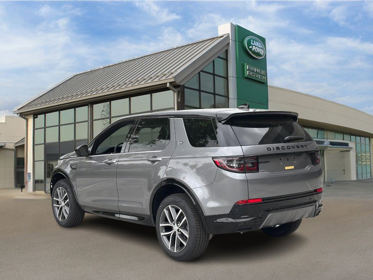 2025 Land Rover Discovery Sport Dynamic SE photo 3