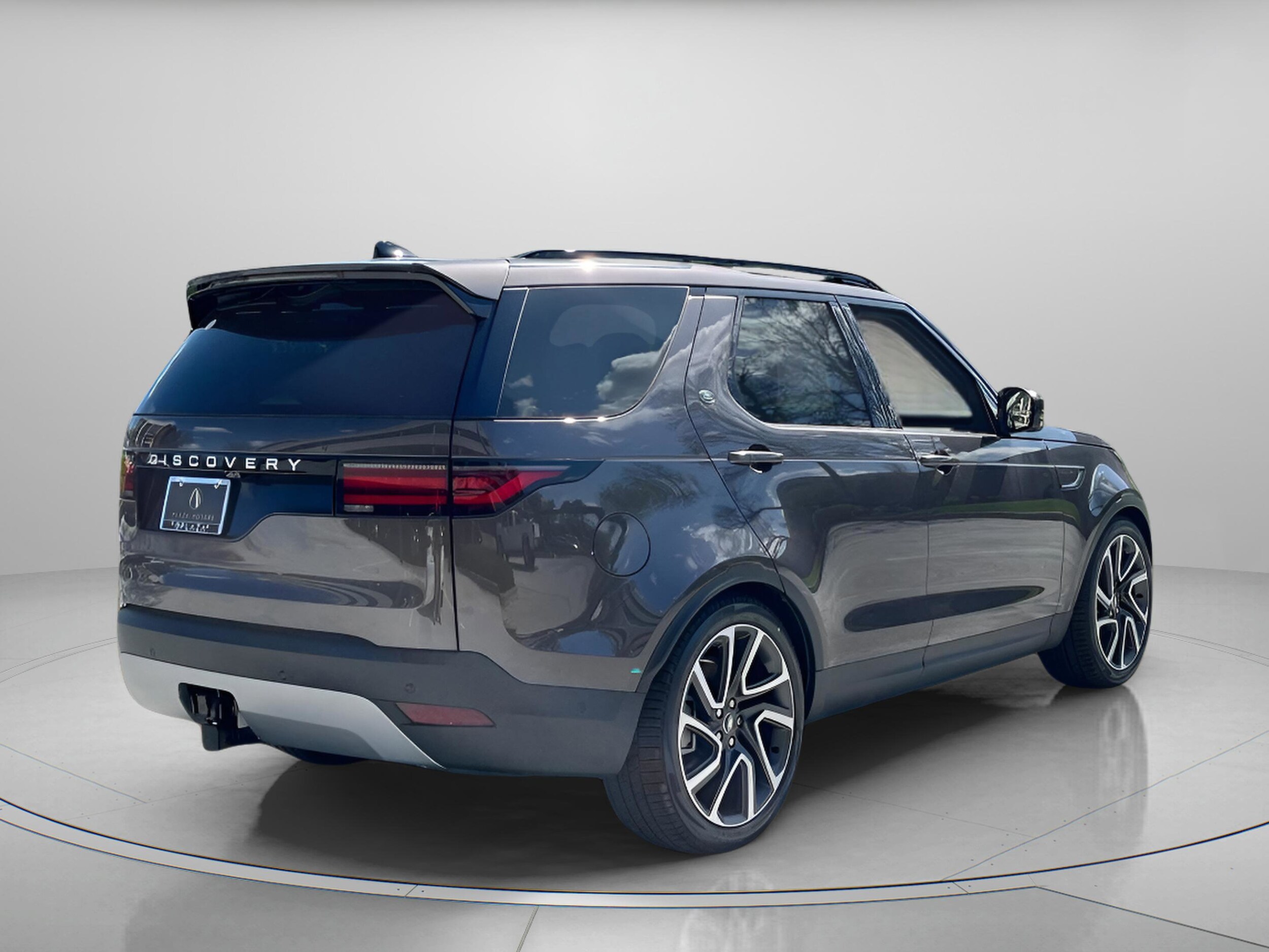 2025 Land Rover Discovery S photo 4