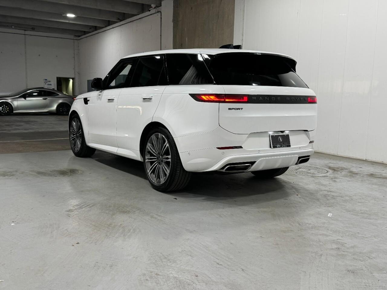 2024 Land Rover Range Rover Sport SE photo 2
