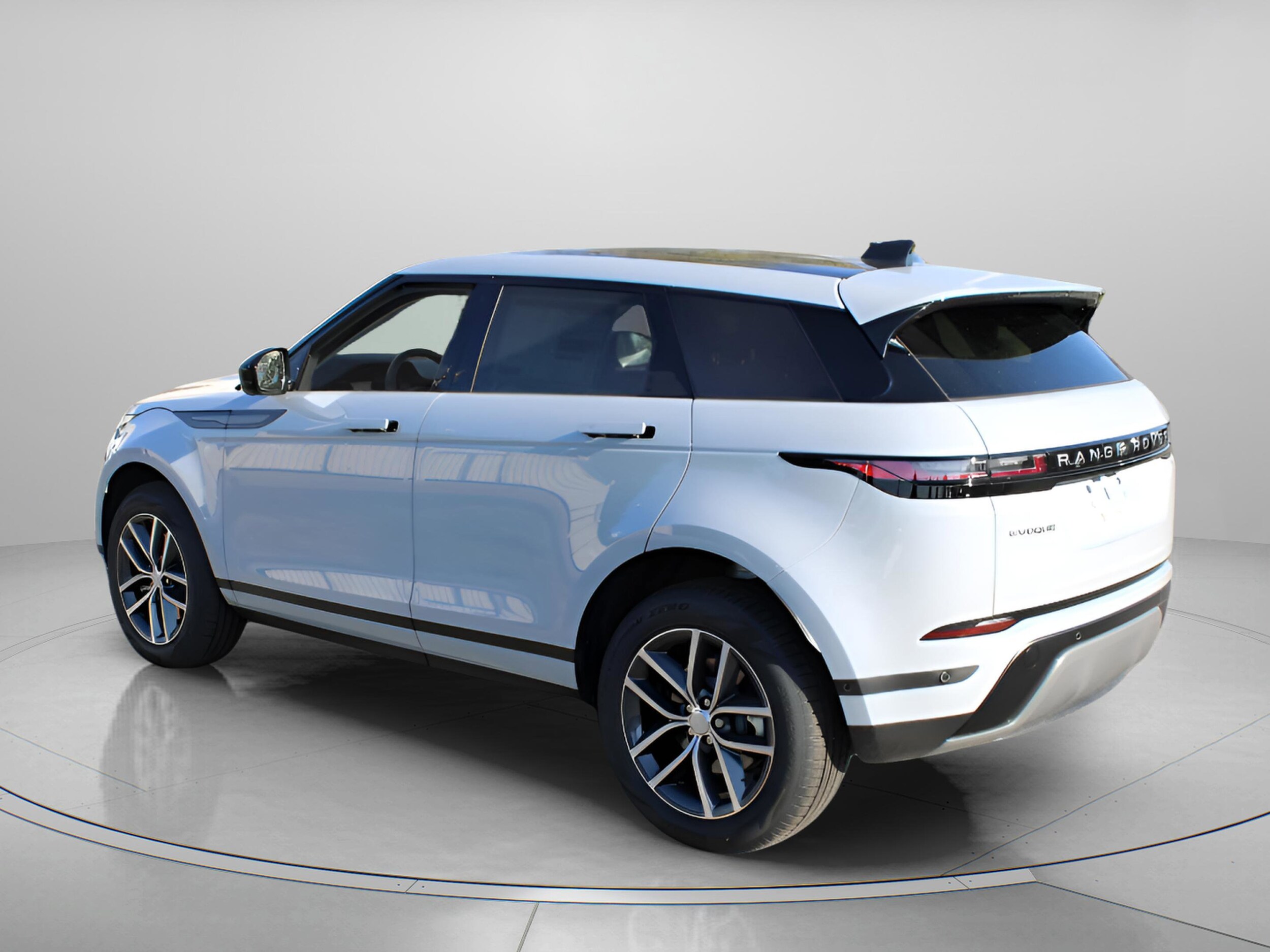 2025 Land Rover Range Rover Evoque S photo 3