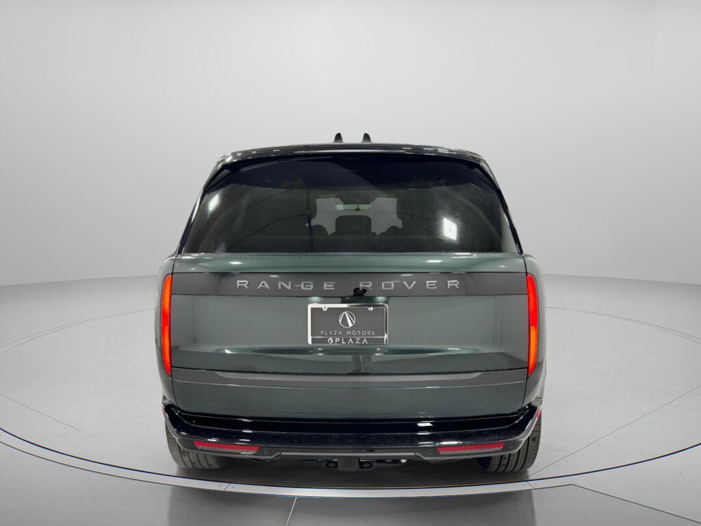 New 2025 Land Rover Range Rover SE SUV