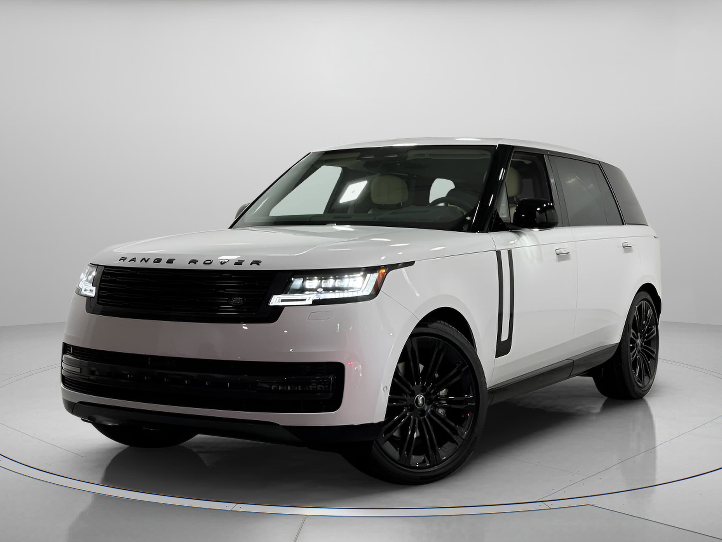 2025 Land Rover Range Rover SE's photo