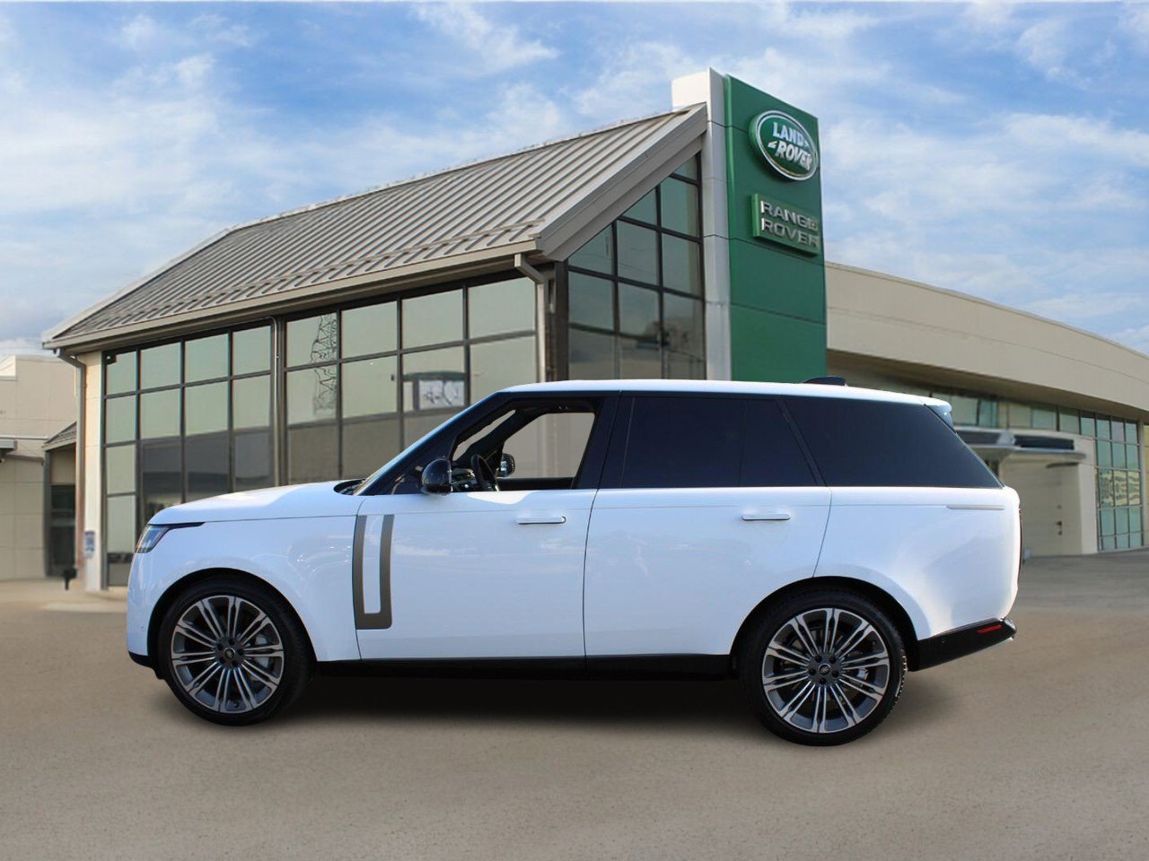 Certified 2024 Land Rover Range Rover SE with VIN SALKP9E97RA223815 for sale in Creve Coeur, MO