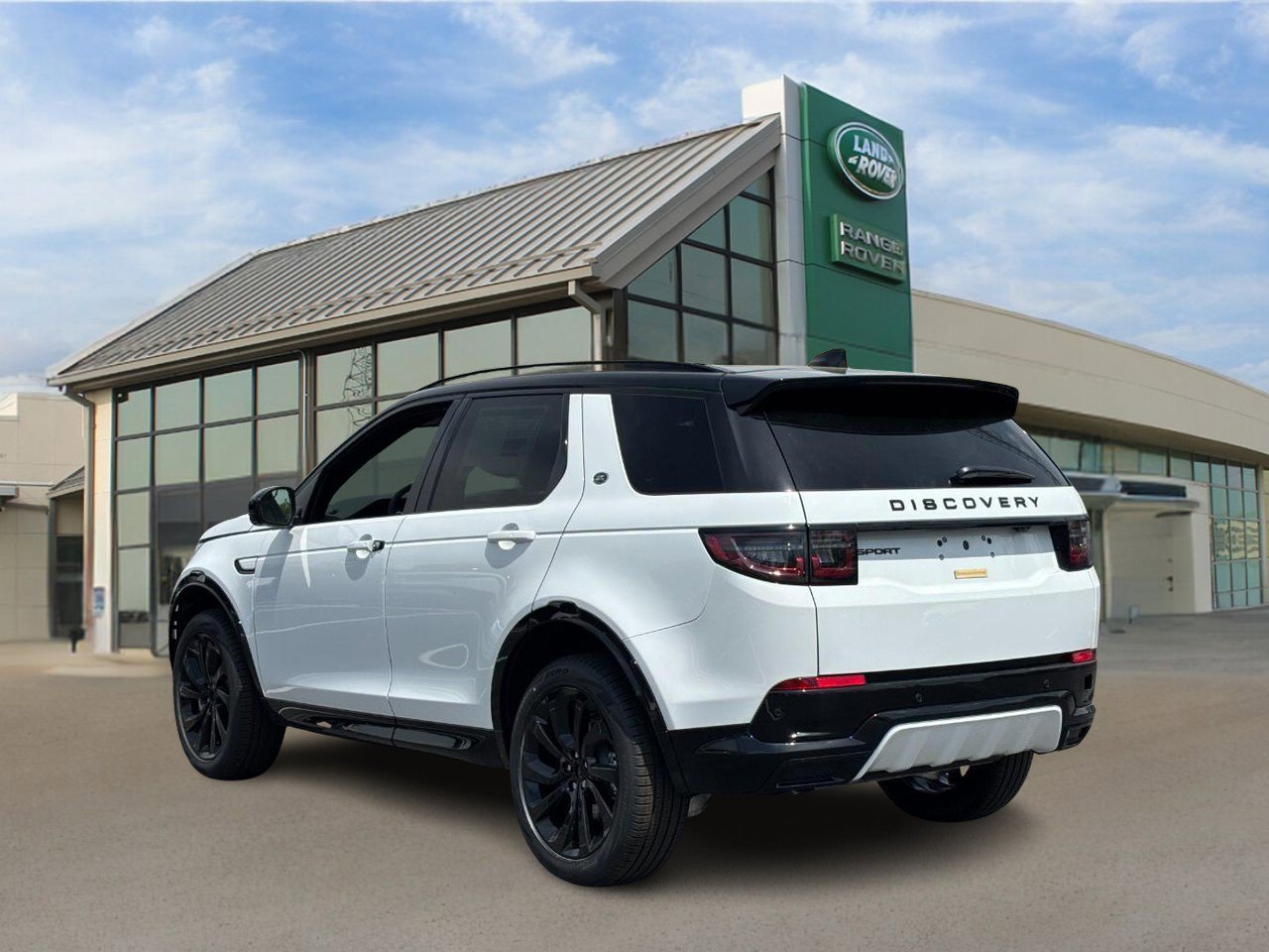 2025 Land Rover Discovery Sport Dynamic SE photo 3