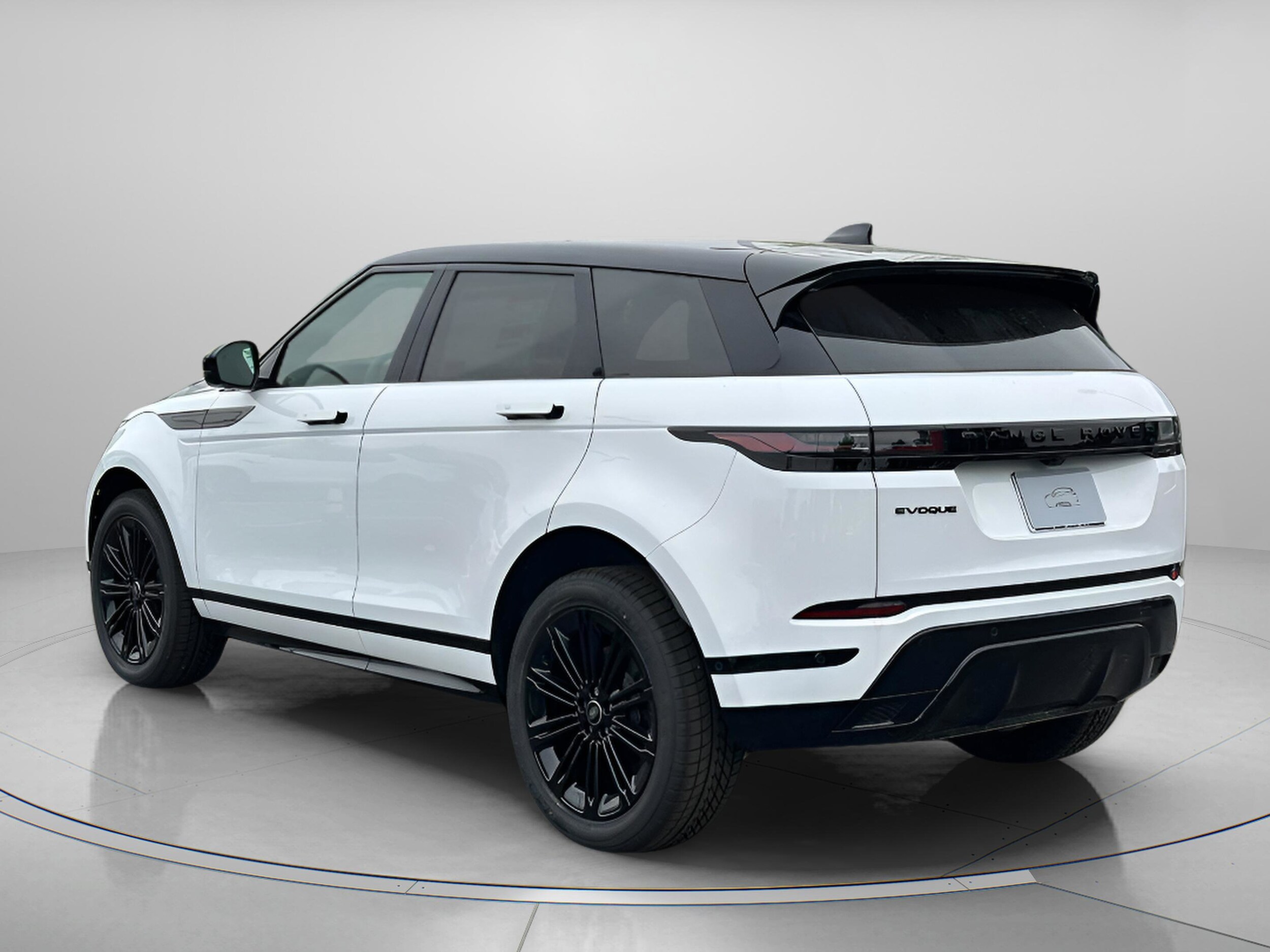 2026 Land Rover Range Rover Evoque Dynamic SE photo 3