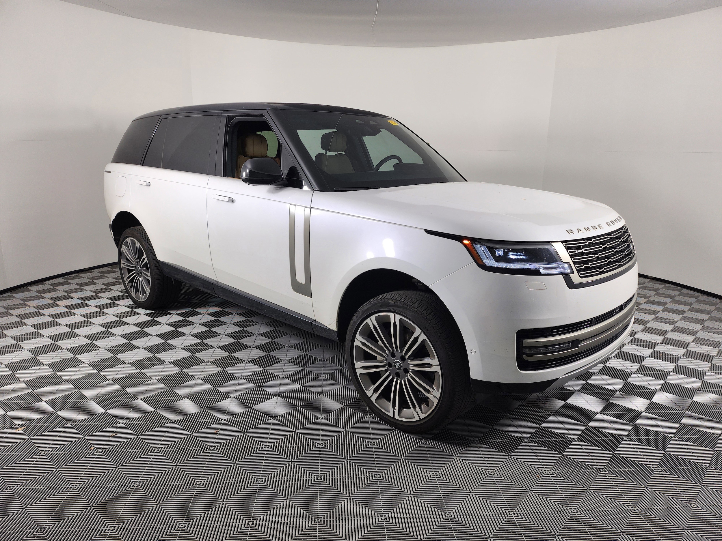 2024 Land Rover Range Rover P400 SE 7 Seat