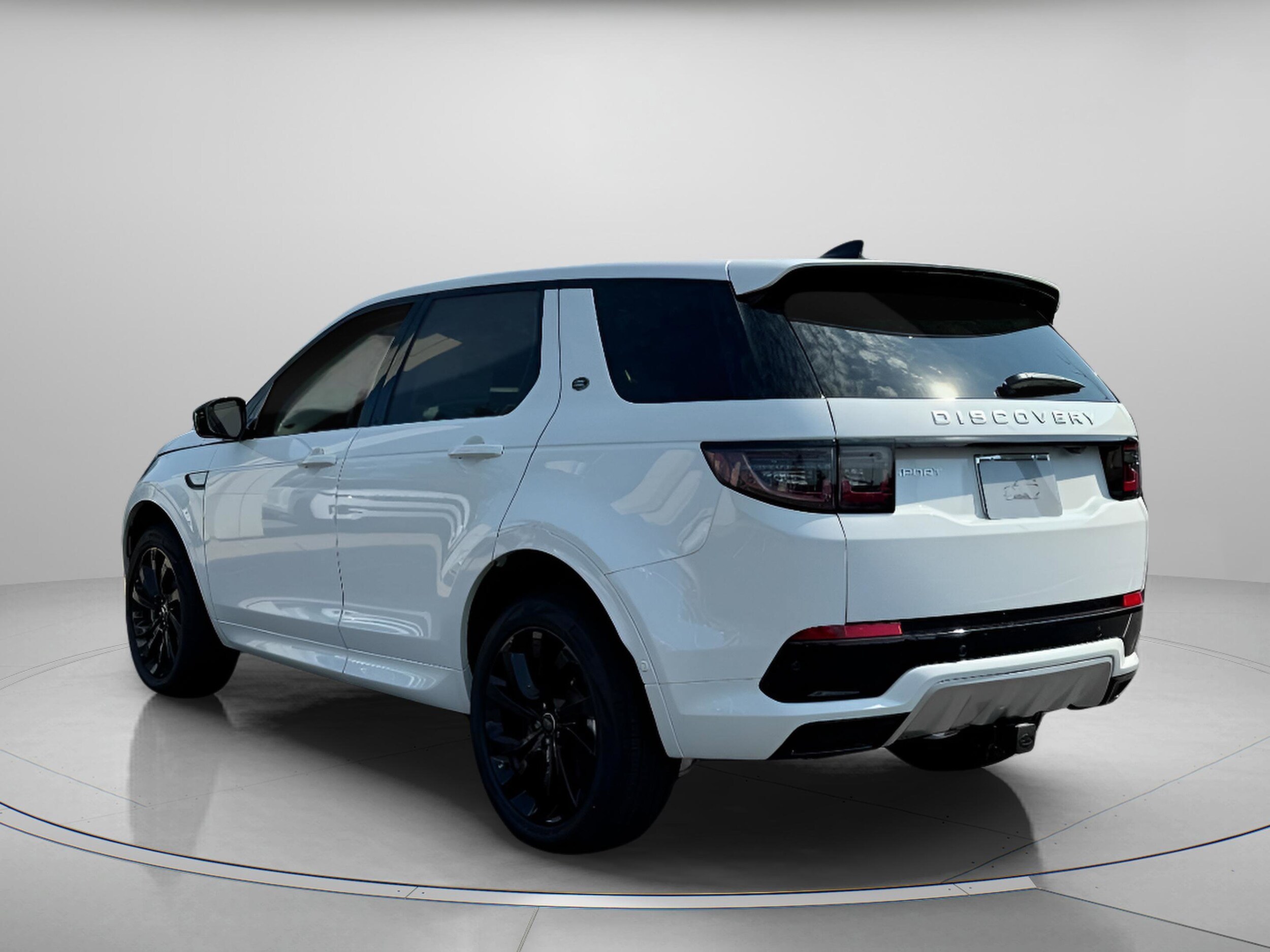 2025 Land Rover Discovery Sport S photo 3