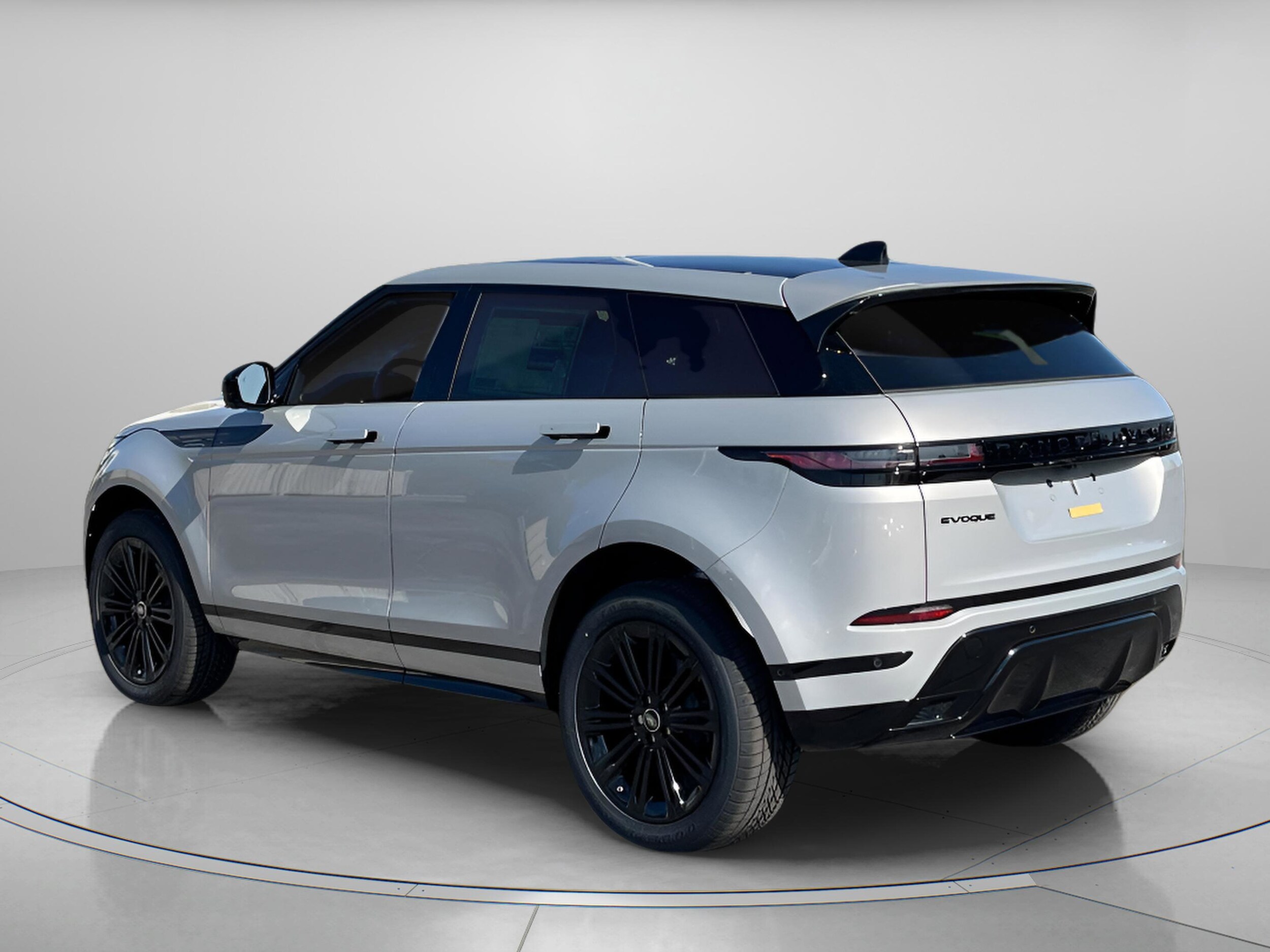 2026 Land Rover Range Rover Evoque Dynamic SE photo 3