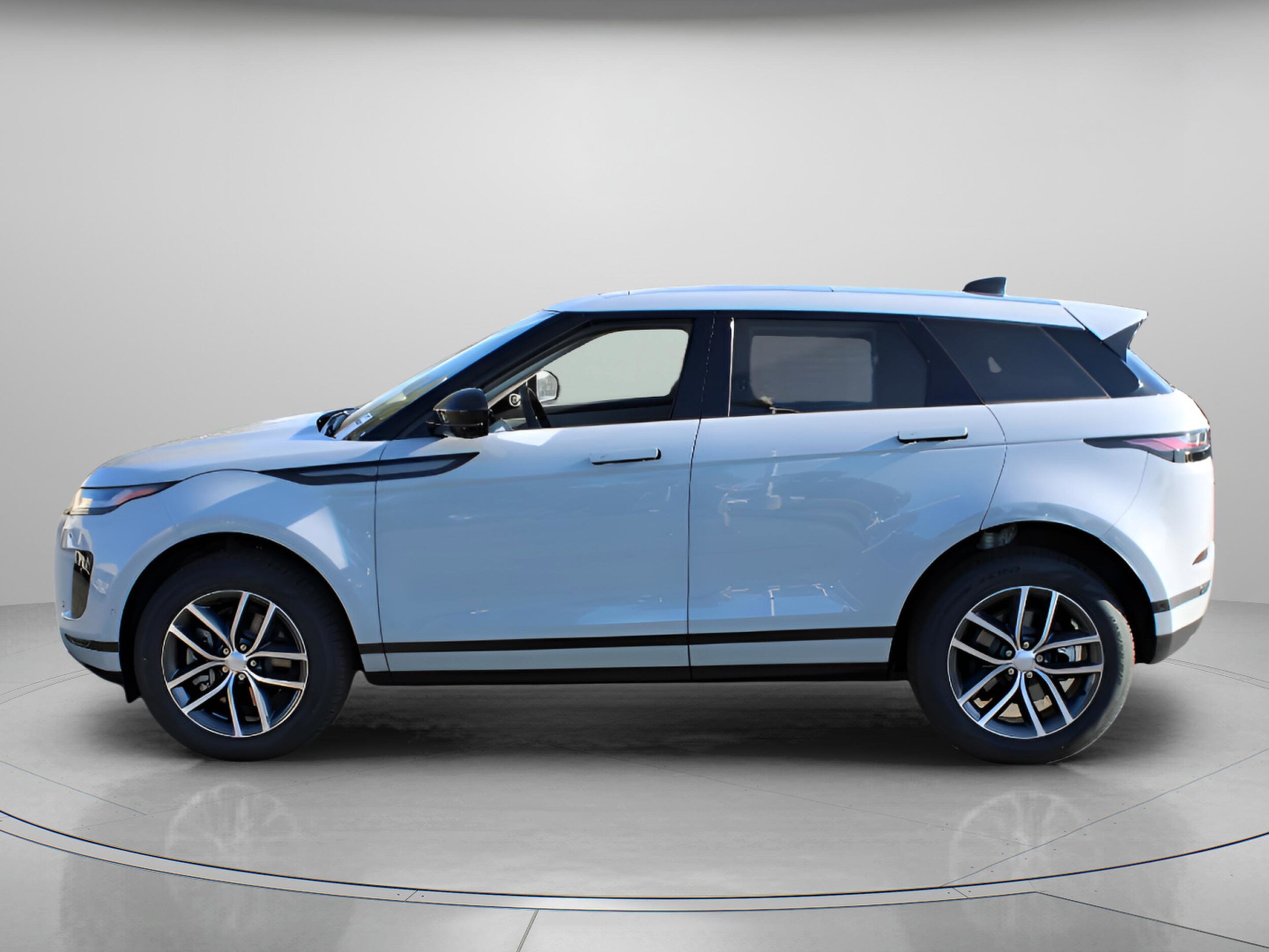 2025 Land Rover Range Rover Evoque S photo 2